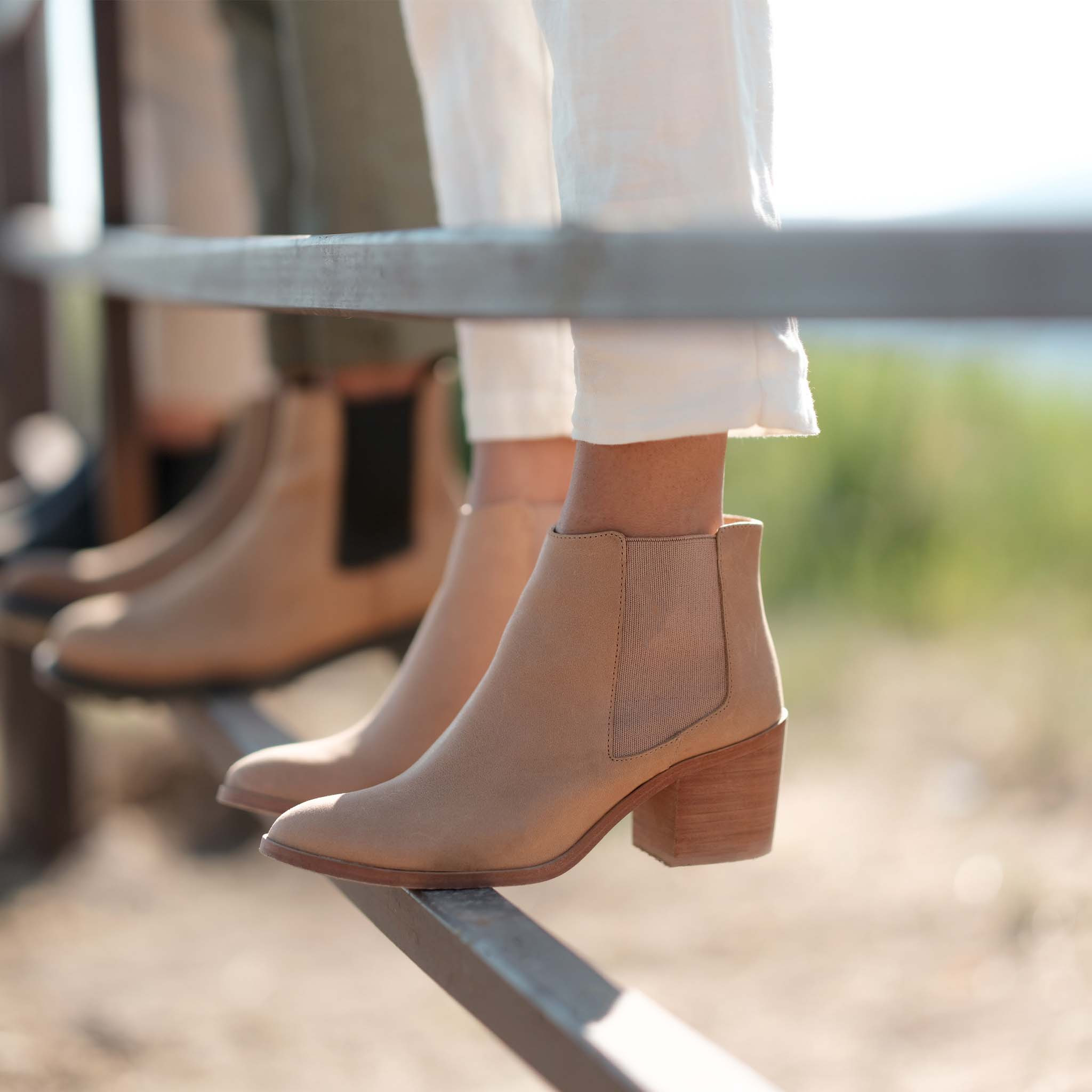 Heeled Chelsea Boot Almond | Nisolo