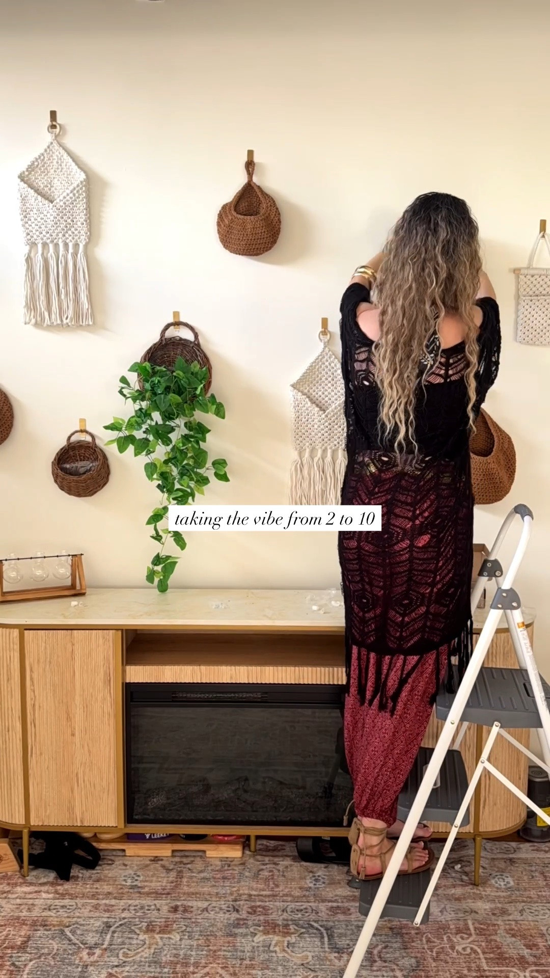 I’m so happy with how this greenery wall came out, and it was so quick & easy to put up 

#LTKHome #LTKFindsUnder100 #LTKdayinmylife