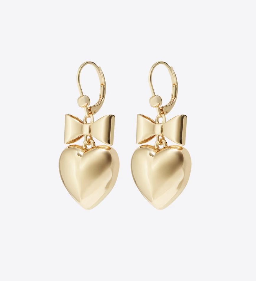 CURIOSITY HEART AND BOW EARRINGS


#LTKootd #LTKWorkwear #LTKTravel