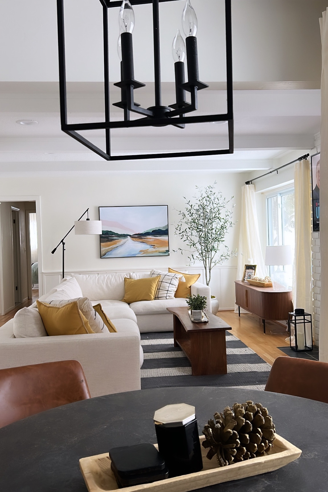 Family room decor! Transitional style home decor. 


#LTKSeasonal #LTKhome #LTKstyletip