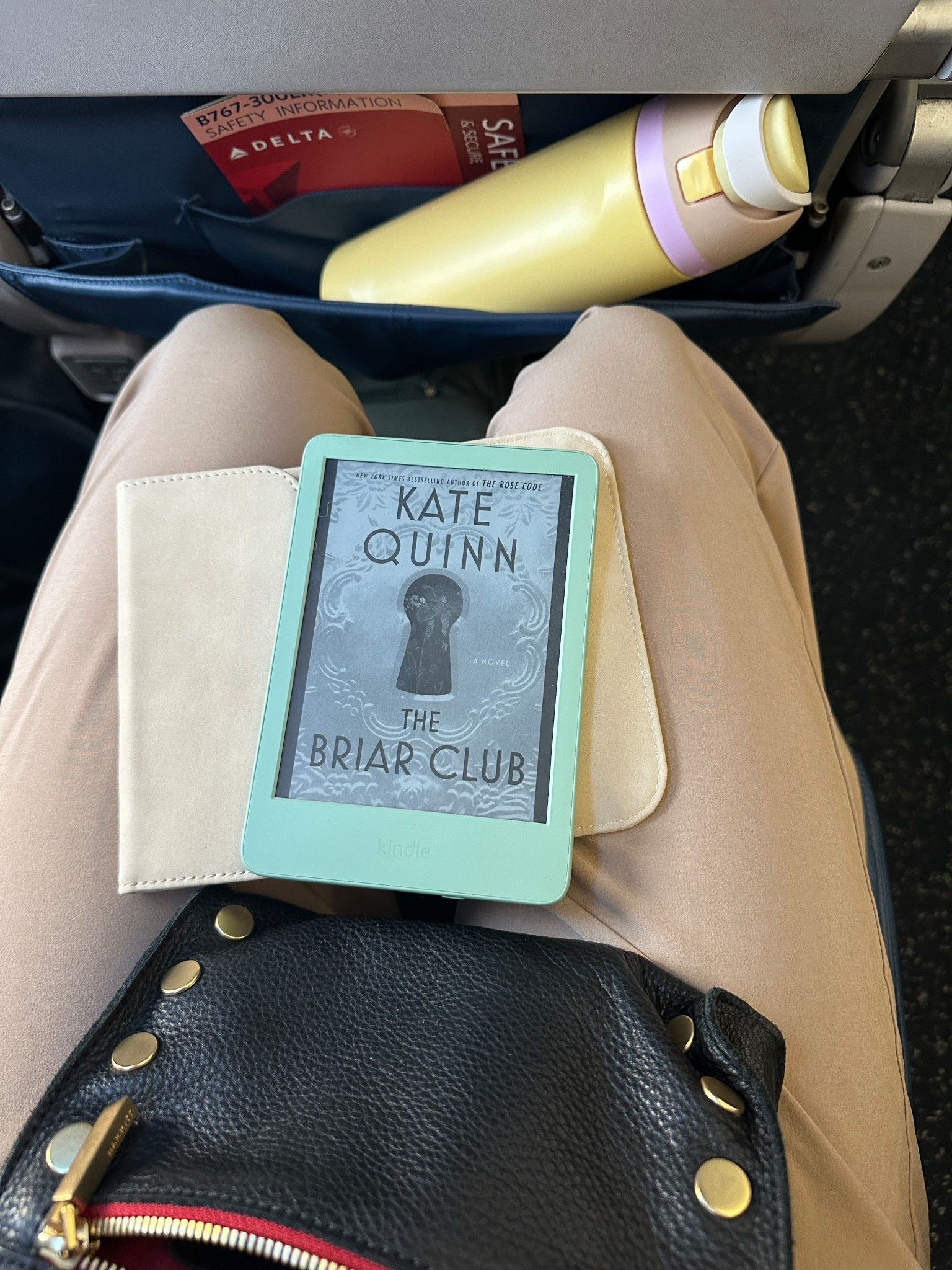 Travel essentials 💃🏼