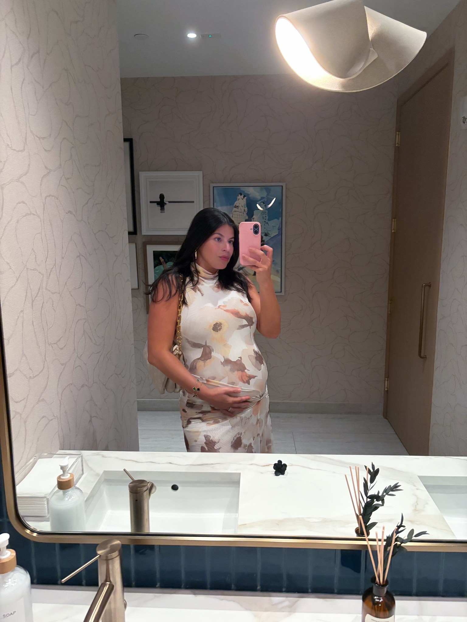 A non maternity maternity dress for a great price ? Yes please 


#weddingguestdress #maternity #dillards #strechydress #summerdress #springdress #wedding

#LTKSaleAlert #LTKBump #LTKmomlife
