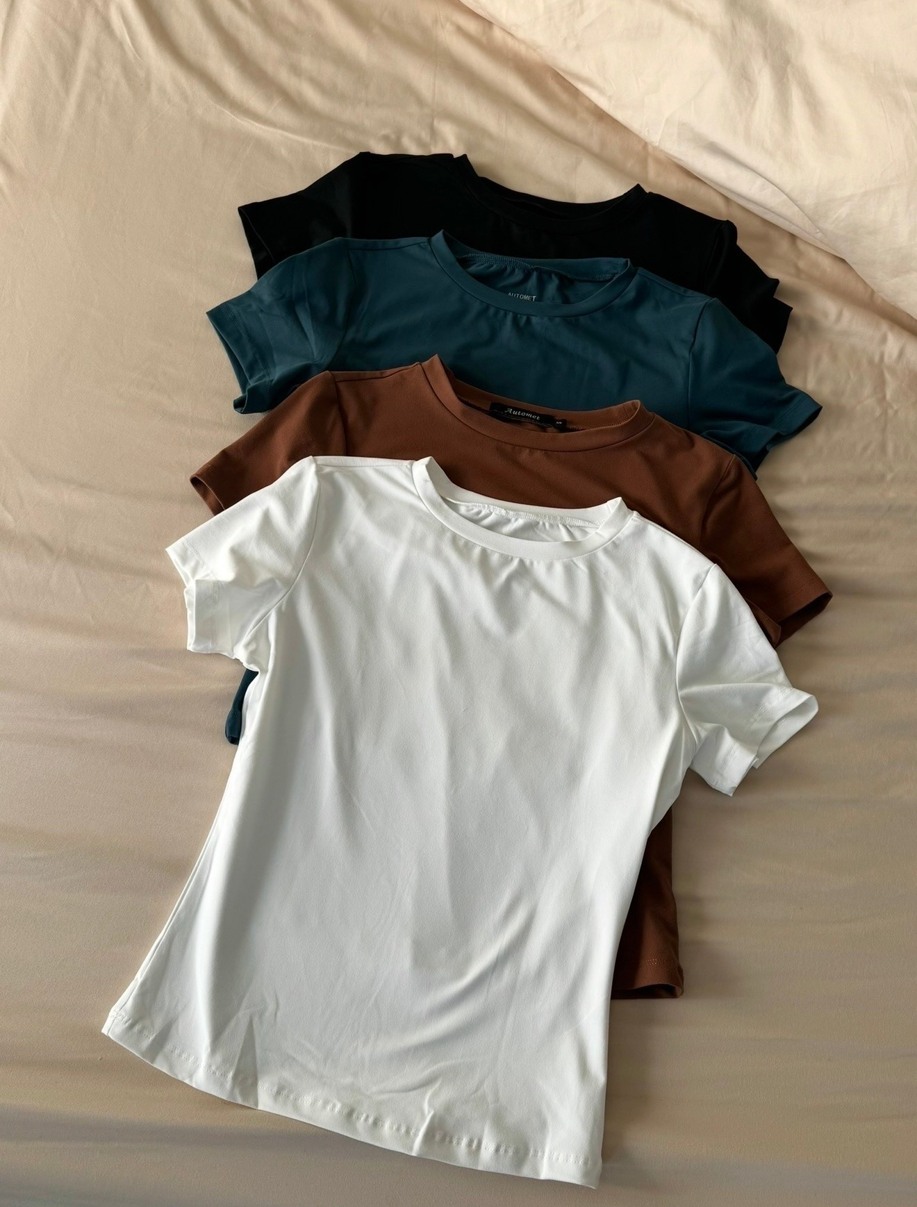 Hands down my most reached for basic! Comes in a pack of 3 and is on sale for UNDER $15!!! Feel just like skims 😍