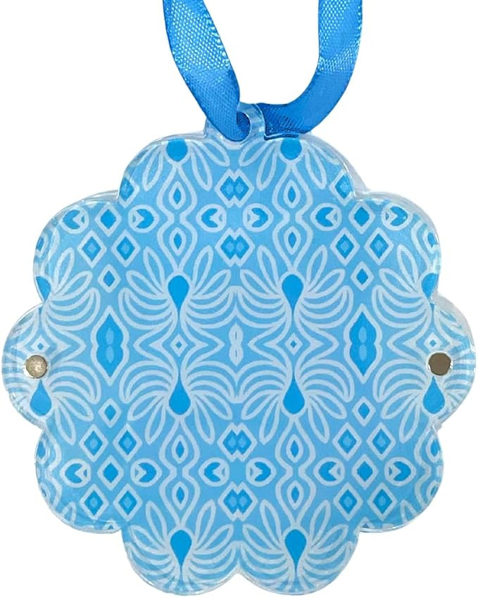 Scalloped Acrylic Photo Frame Ornament with Magnetic Closure - Holds 2x2 Wallet Photo - Decorativ... | Amazon (US)