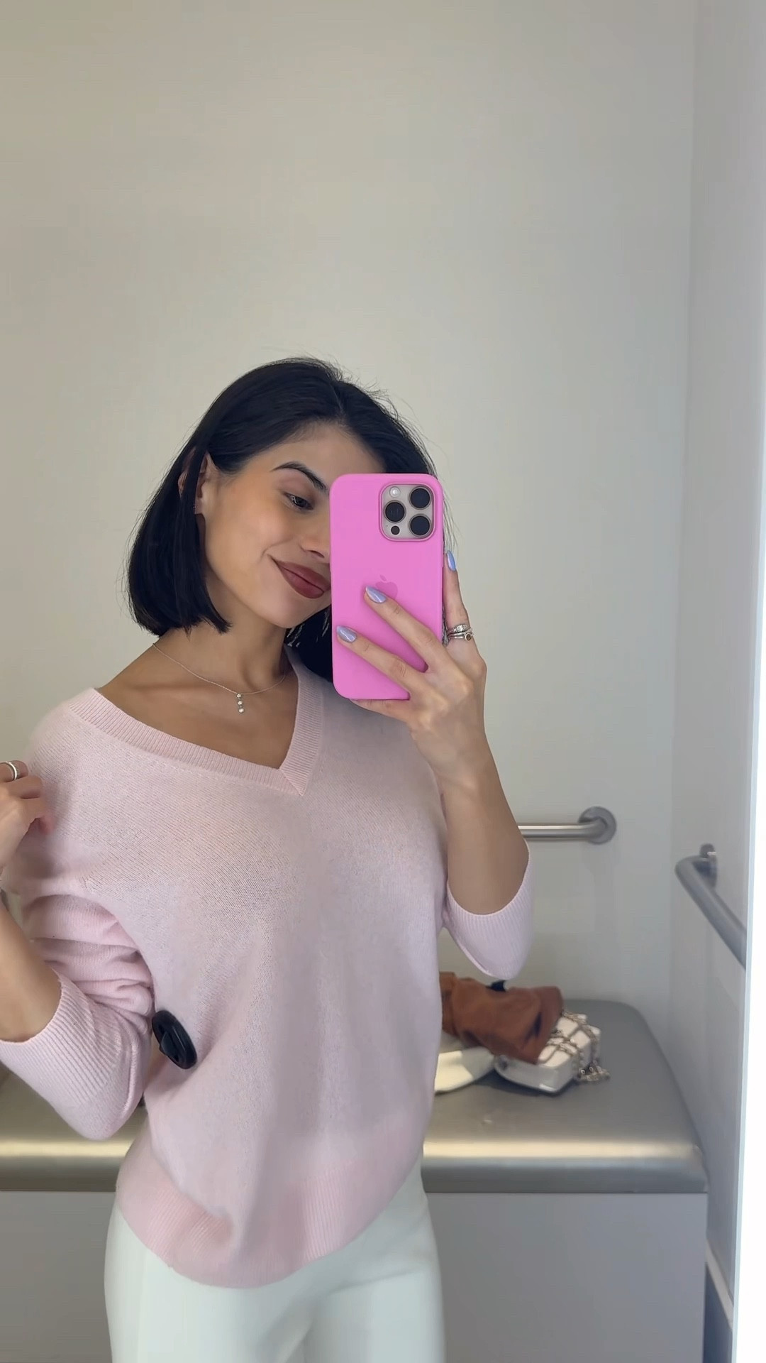 Cashmere Sale! Ends tonight 12/3! 💋

#LTKHoliday #LTKootd #LTKGiftGuide