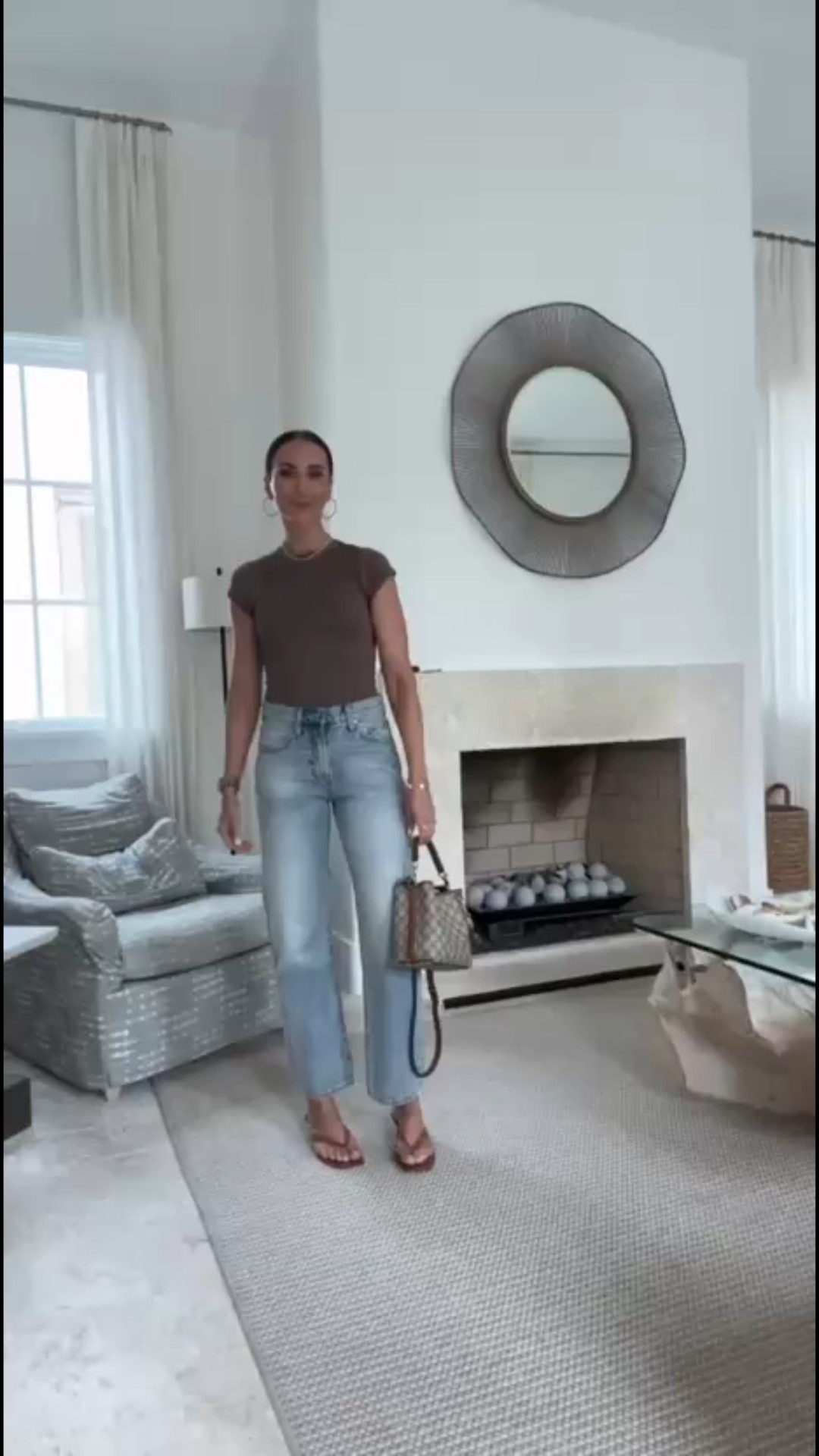 WEEKLY BEST SELLERS Barrel jeans, the best jeans, casual style, fashion basics, annabrstyle.



#LTKOver40 #LTKStyleTip