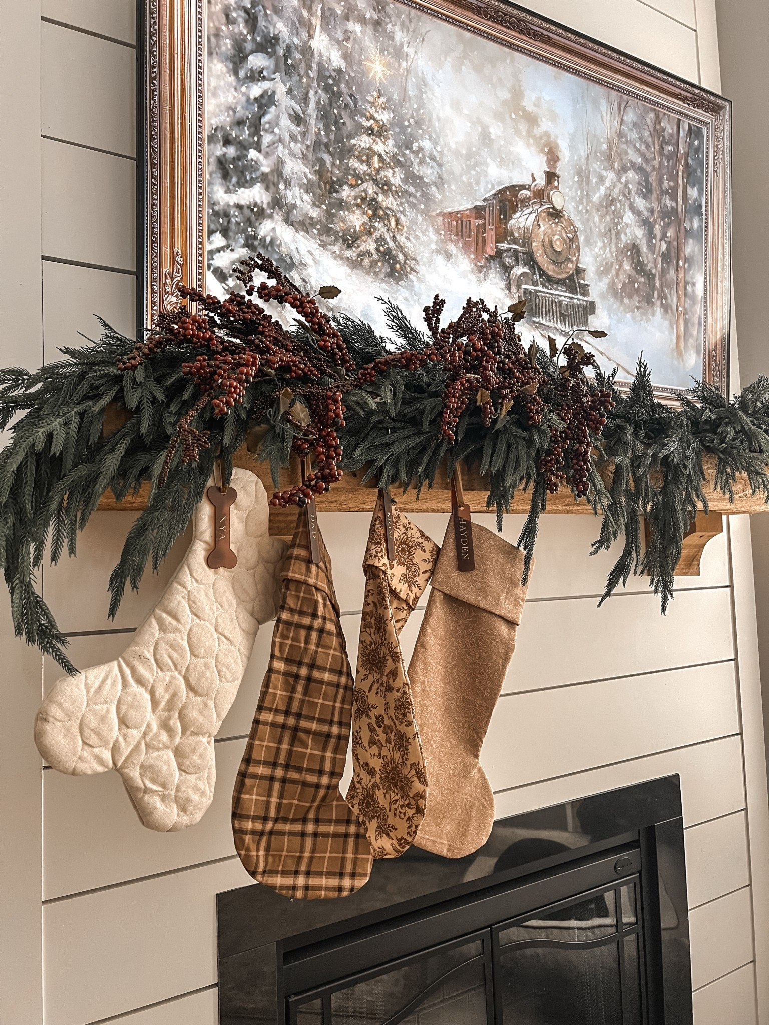 Christmas mantel complete ✅

Christmas Decor | Holiday Decor | Christmas Stockings | Fireplace | Living Room

#LTKHoliday #LTKHome