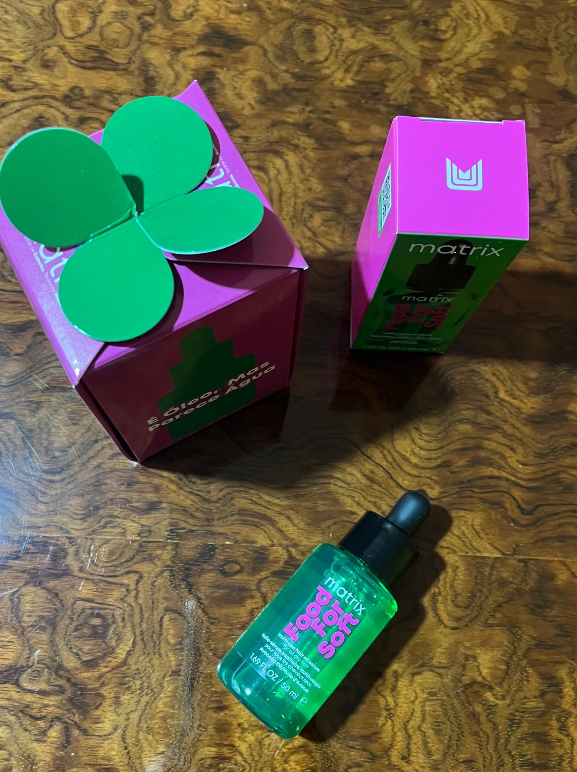 É óleo de cabelo mas parece água de tão levinho. 🤌🏾💚

#LTKbeleza