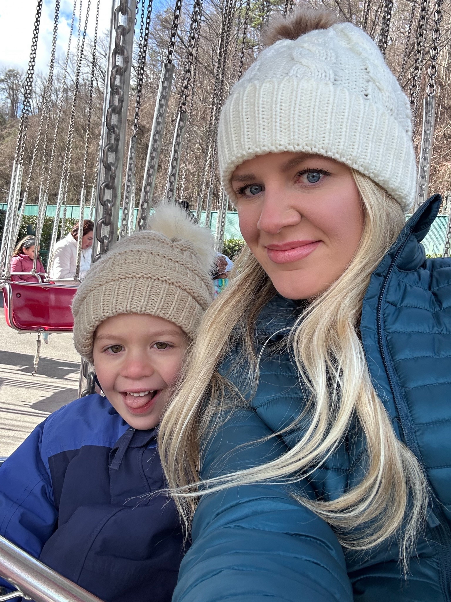 Eddie Bauer jacket for winter // women 🤍

#LTKTravel #LTKSeasonal #LTKootd