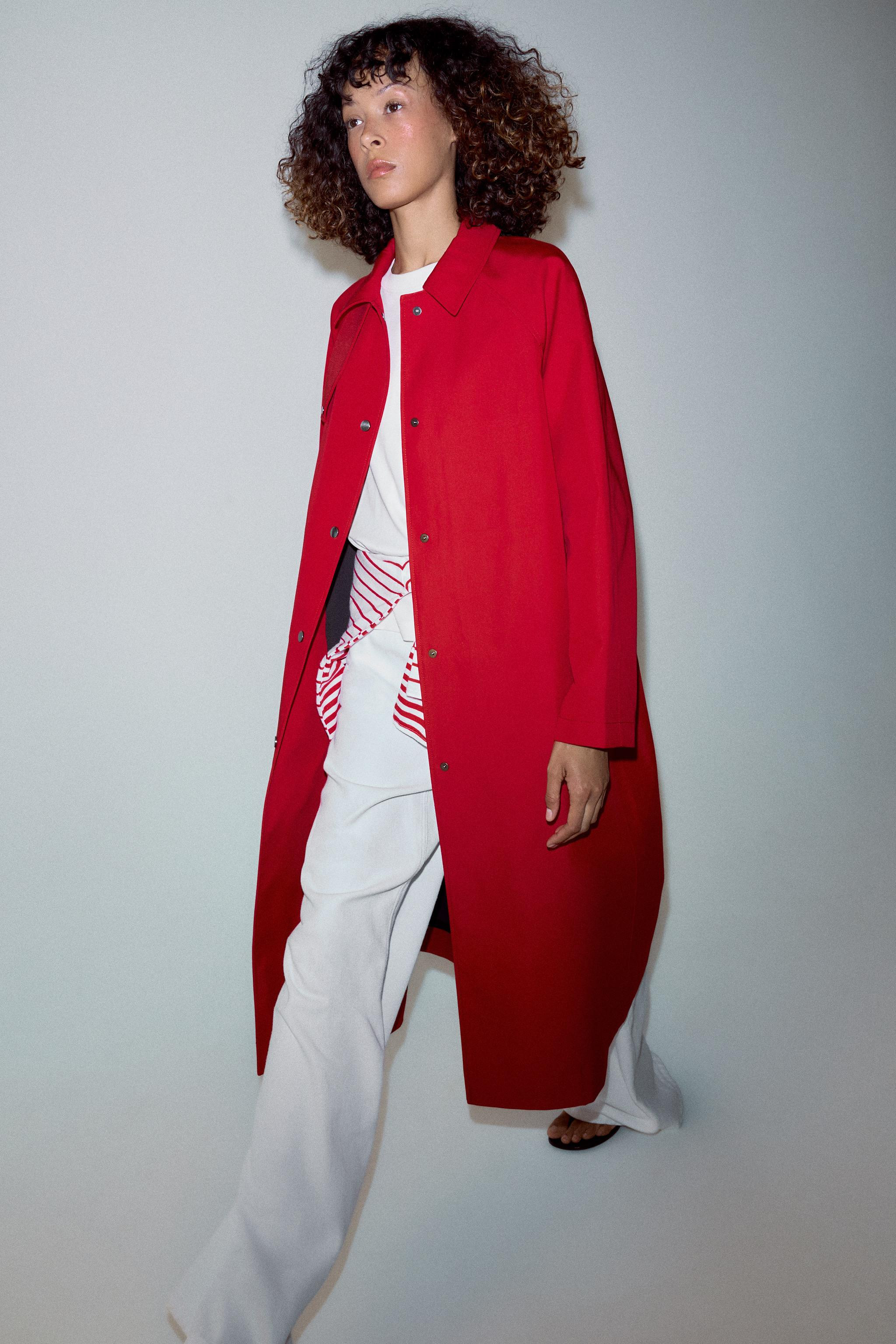 ZARA WOMAN COLLECTIONLong trench coat with a regular collar and long sleeves. Featuring hidden si... | Zara AU