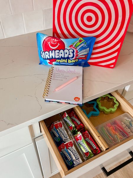 #ad Let’s restock my girls treat drawer! We try really hard to keep up on our chore chart and our girls LOVE a fun reward so I headed to @target to grab their fave @Airheads Mini Bars! They come in a pack of 36 in assorted flavors. They’re great for packing in their lunchbox too, and let’s be honest. Ryan and I also love them. Head over to Target to stock up on Airheads! #Target #TargetPartner #Airheads #AirheadsHaveMoreFun #liketkit 