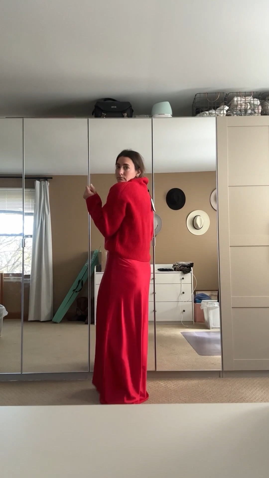 Wrap me in a bow, I’m ready for Christmas! 🎄🎁

#LTKOver40 #LTKootd #LTKHoliday