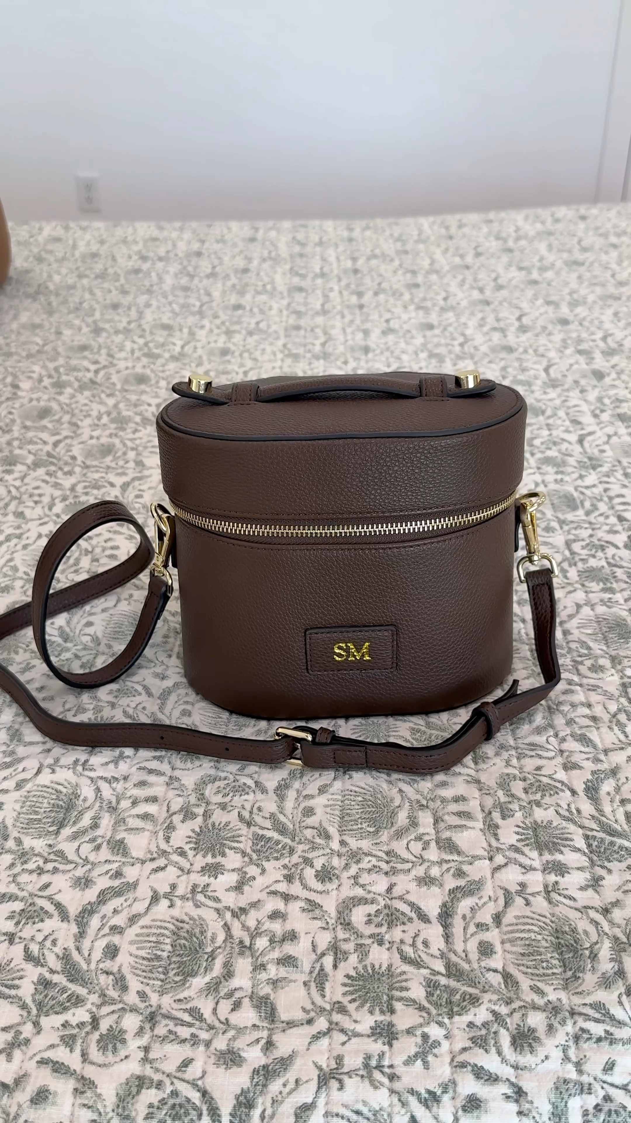 Lovee my new ÉTOILE makeup case! 
Tip- go to the international site instead of the US site for personalization🤎

#LTKHome #LTKBeauty #LTKSeasonal