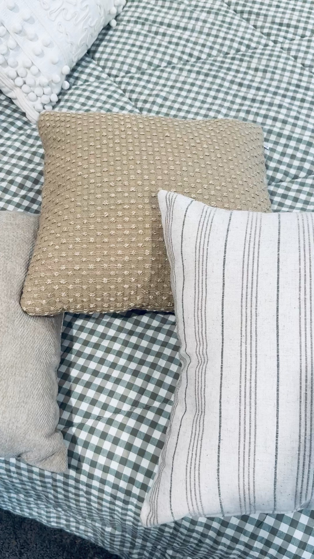 Added this middle pillow to my collection for the fall. I love how the different patterns & material add movement & texture! All three pillows are from Target. 

 