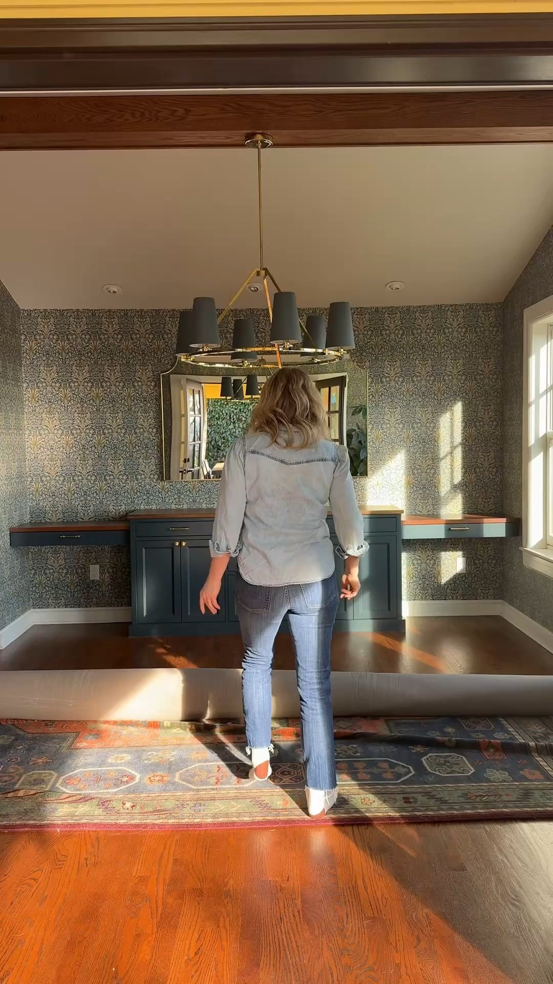 Setting up the prettiest dining room:) sources linked!