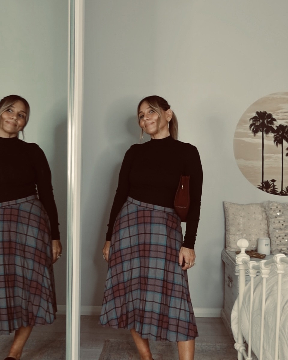 Making vintage look modern 🖤

#LTKaustralia #LTKautumn #LTKover50style
