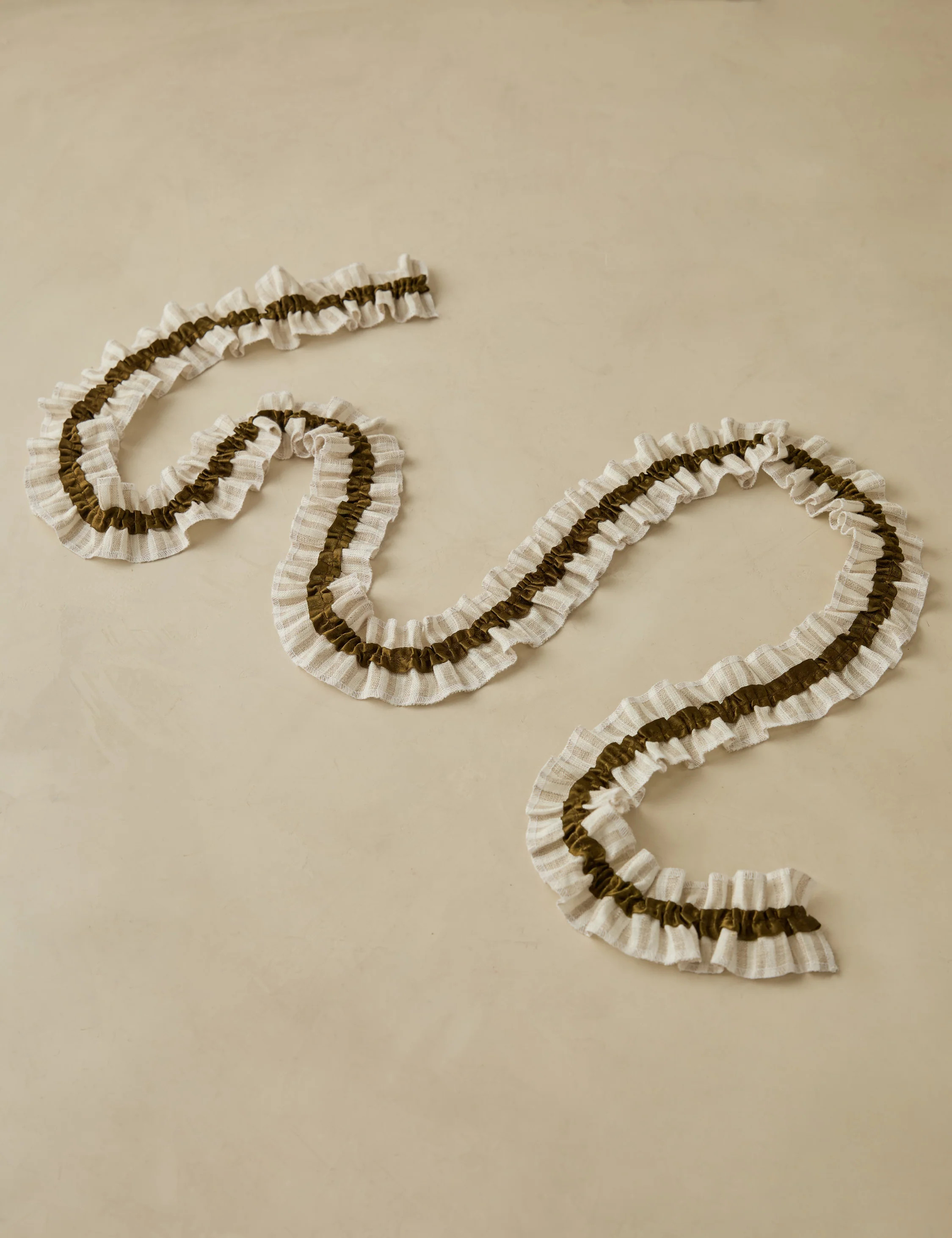 Carlen Linen Satin Garland | Lulu and Georgia 