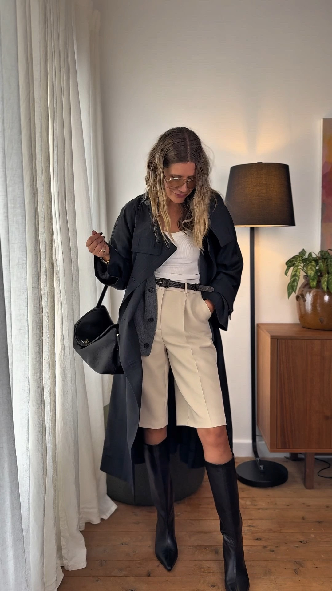 When it’s four season in one day — the layers take centre stage! Also, these shorts…I vowed never to wear Bermuda shorts yet here we are and totally in love.

Wearing a small in the tank and shorts. S-M in the trench (only XXS-S available so have listed some great alternatives), XL in the cardi. Boots are TTS. X

#LTKaustralia #LTKwinter #LTKstyletip
