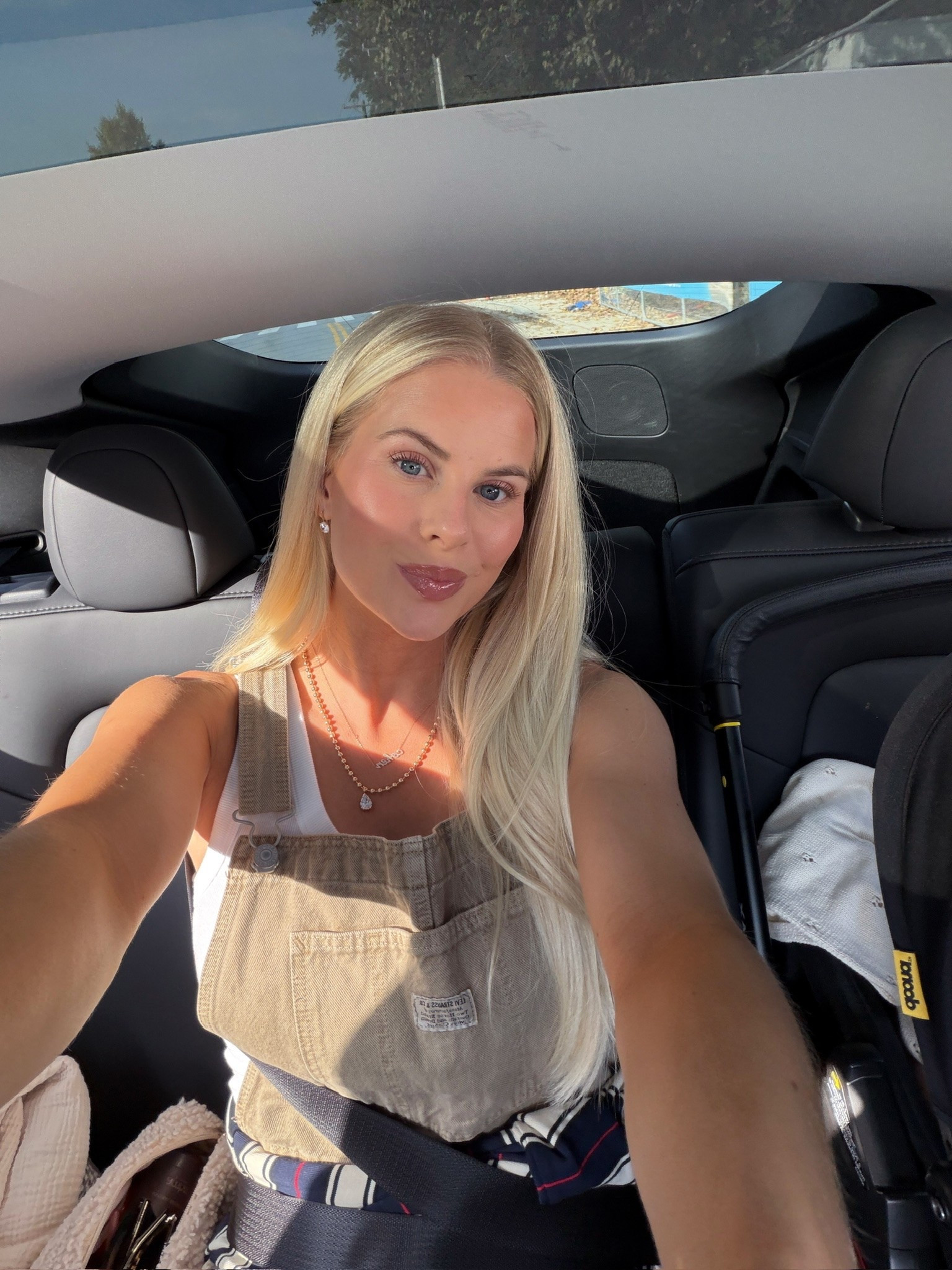 SIZE: Med in everything - overalls available in other washes & linked some similar styles. Lip liner - cinnamon, gloss - sweetmouth! #kathleenpost

#LTKmomlife #LTKootd

Postpartum outfit, beauty faves, mom outfit