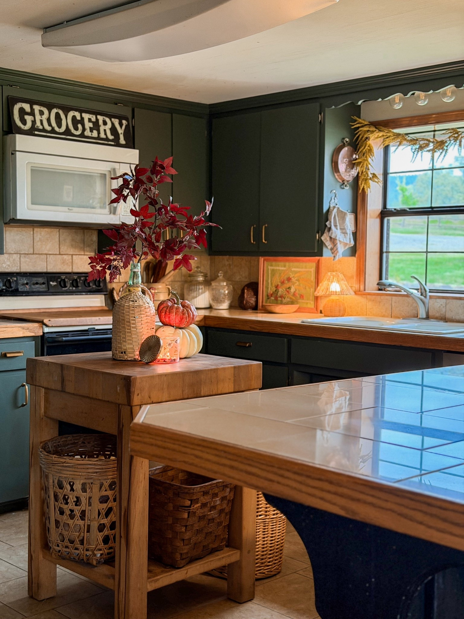 Last looks of fall 🍂🍁🤎

#LTKSeasonal #LTKFindsUnder50 #LTKHome