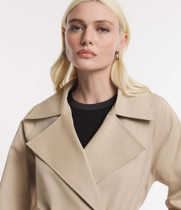 Trench Coat Longo em Gabardine com Amarração e Bolsos Bege | Renner (BR)