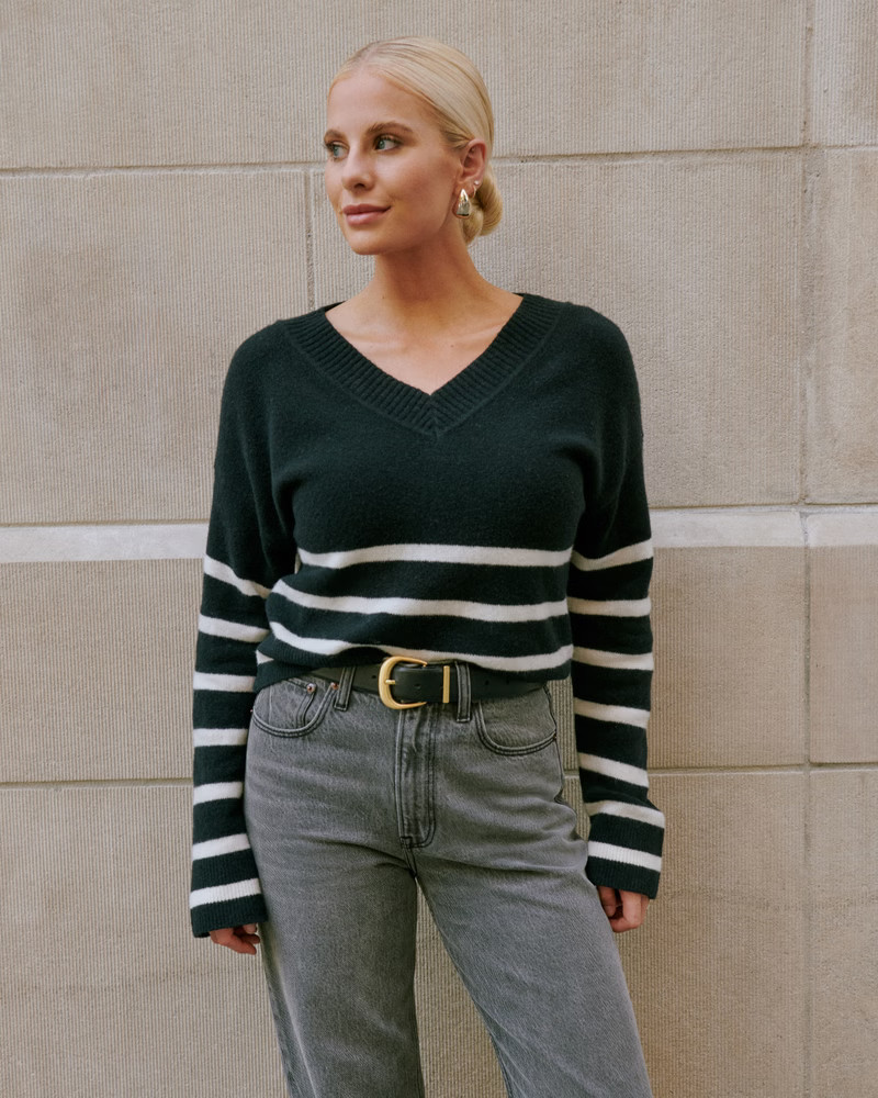 Merino Wool-Blend V-Neck Sweater | Abercrombie & Fitch (US)