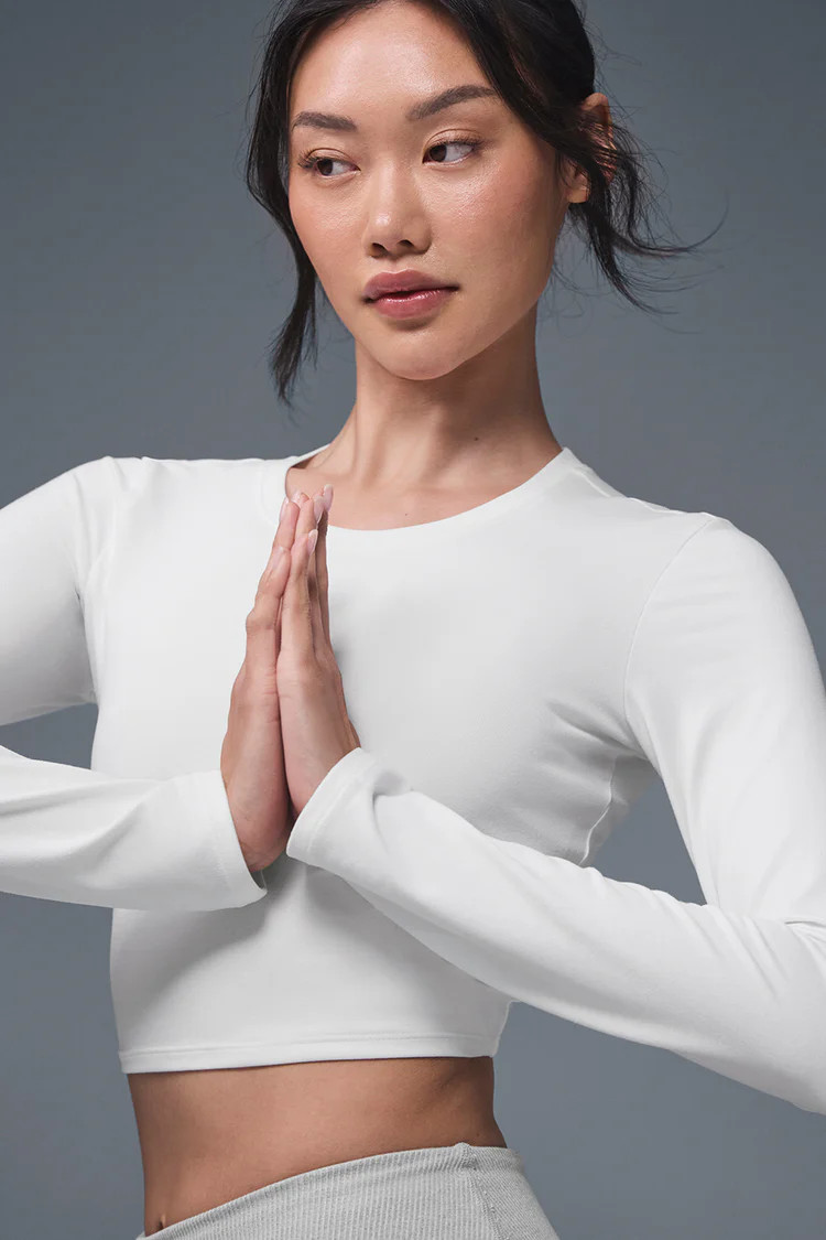 Alosoft Crop Finesse Long Sleeve - Black | Alo Yoga (US)