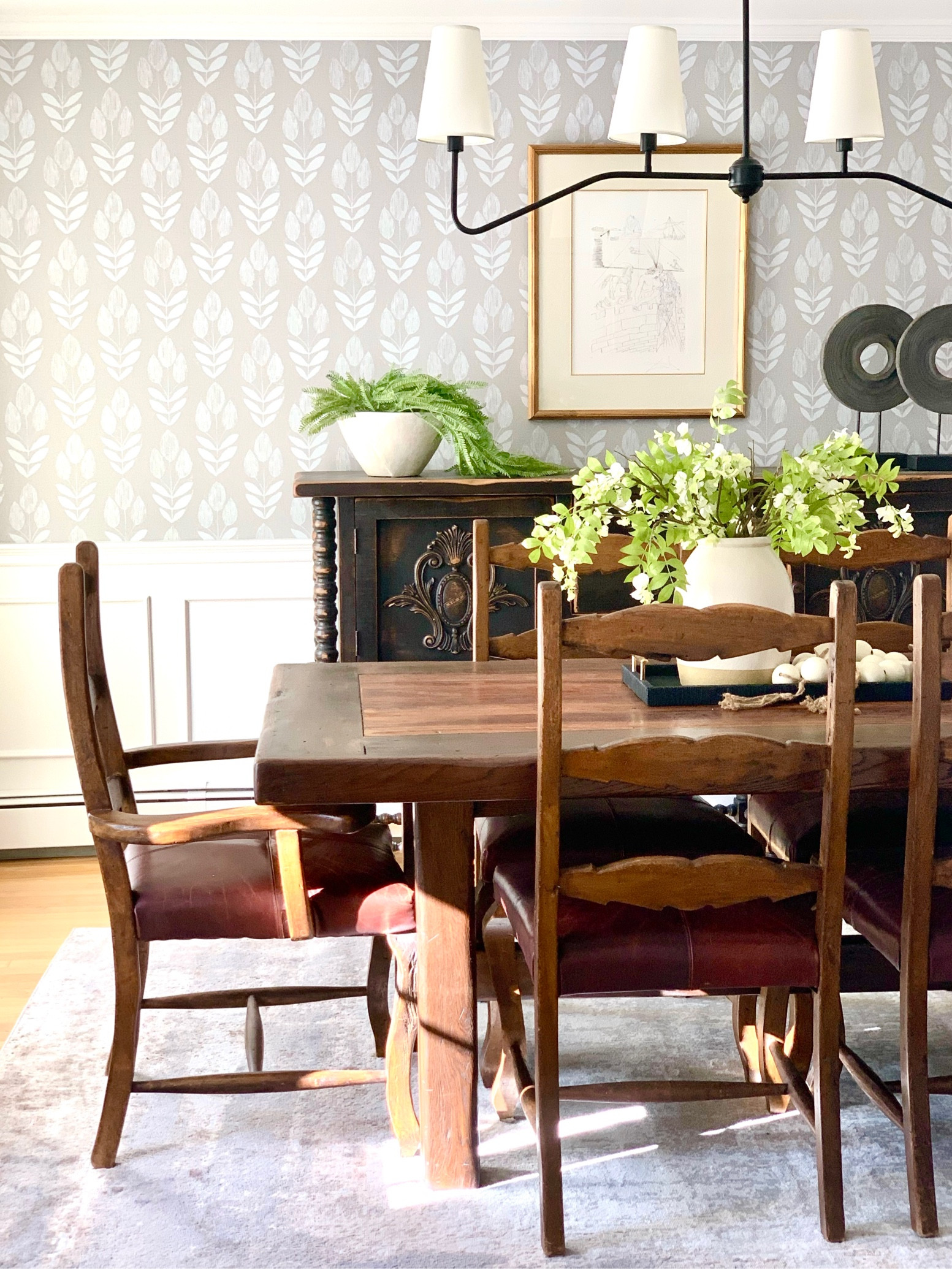 Dining room decor!
Wallpaper, light fixture.

#LTKFind #LTKstyletip #LTKhome