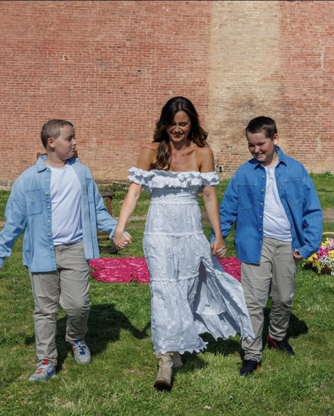 family photos 🤍🩵💙

Happy Holy week ✝️
/ hoppy Easter 🐰🐣

#LTKSeasonal #LTKmomlife #LTKootd