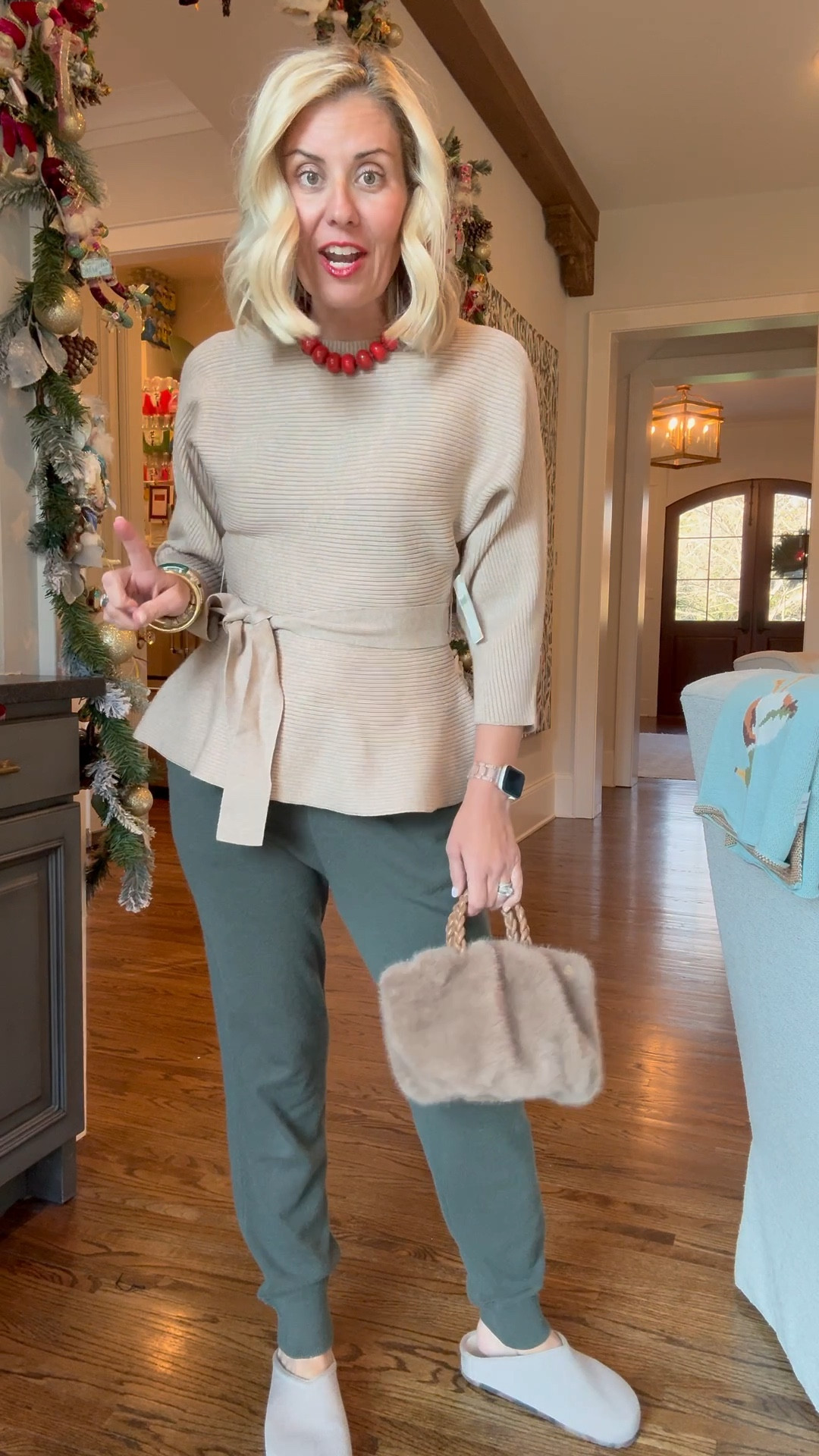 In love
Xs top
Xs pants
7 shoes


#LTKootd #LTKdayinmylife #LTKHoliday