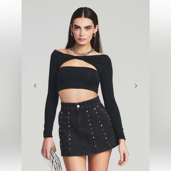 NWT ELLIS TOP
SER.O.YA Revolve in Black | Poshmark