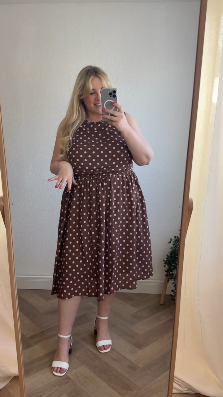 Pretty Woman vibes 🤎

#plussizefashion #dress #kleid #curvy

#LTKplussize #LTKkleider #LTKdeutschland