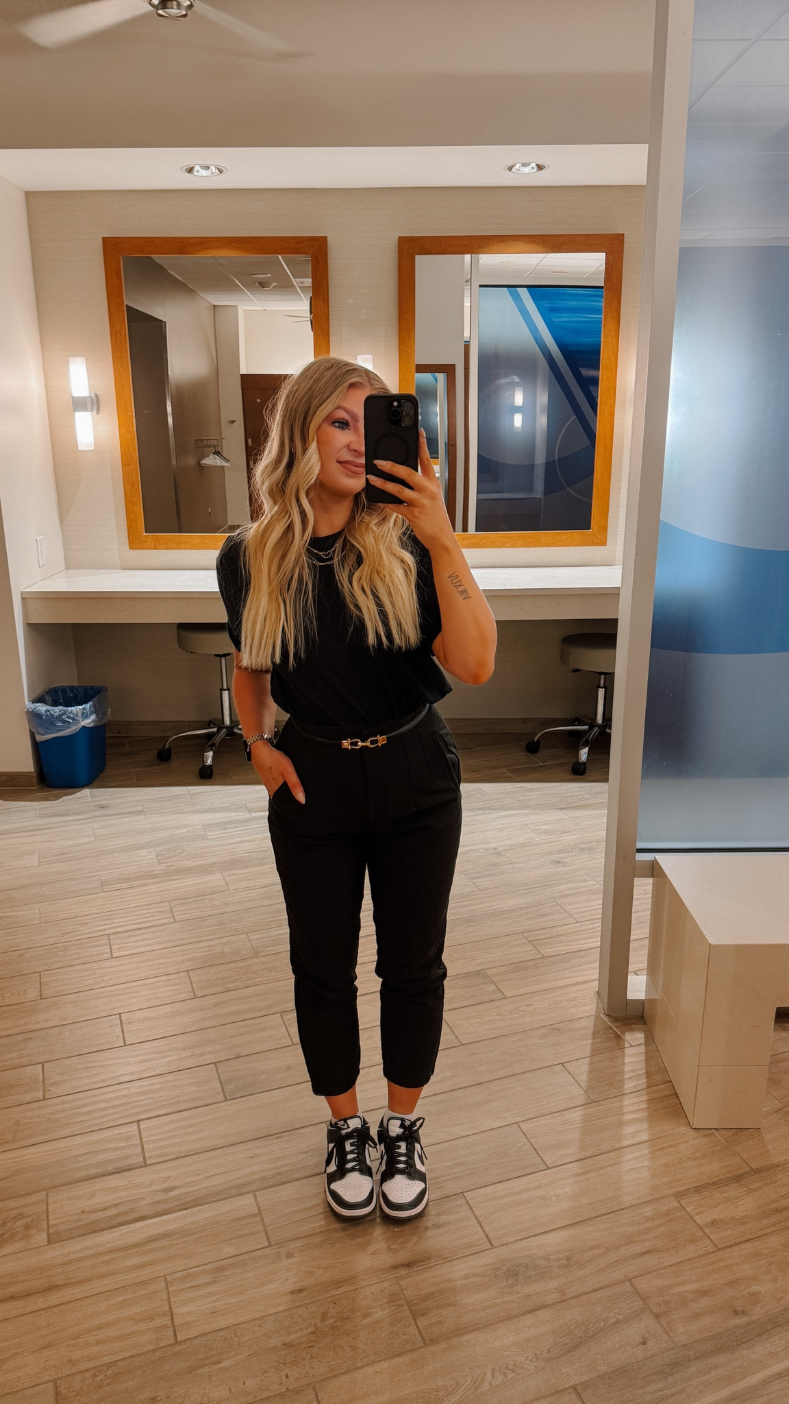 Office outfit 

Top: size medium 
Pants: size small

#LTKStyleTip #LTKWorkwear