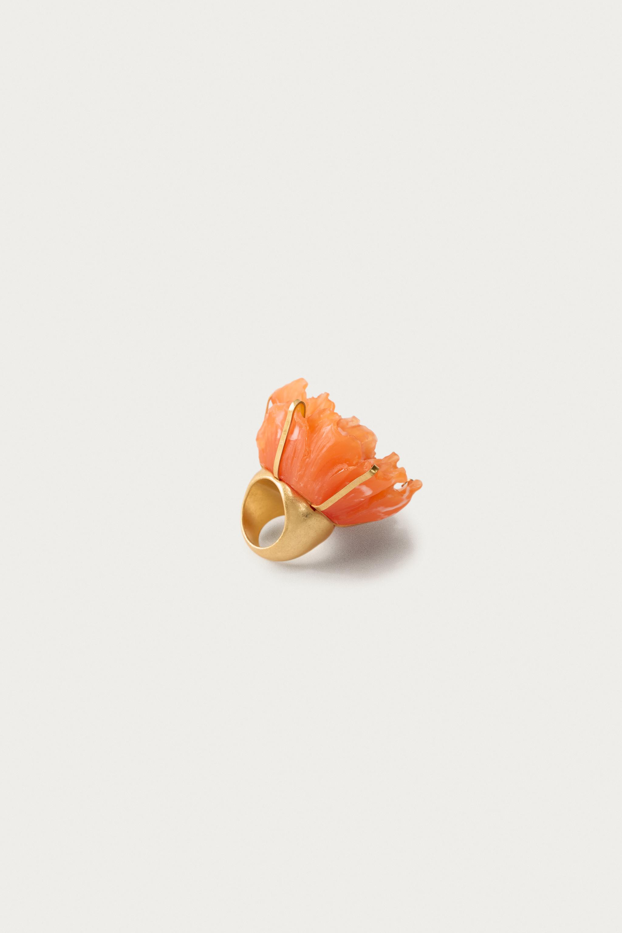 MARISA BERENSON X ZARA EMBOSSED FLOWER MAXI RING | Zara US