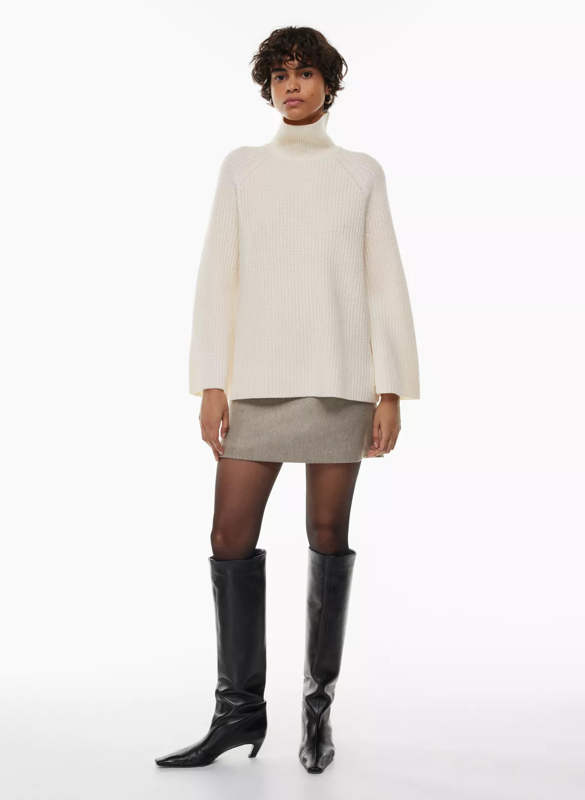 URSA TURTLENECK | Aritzia