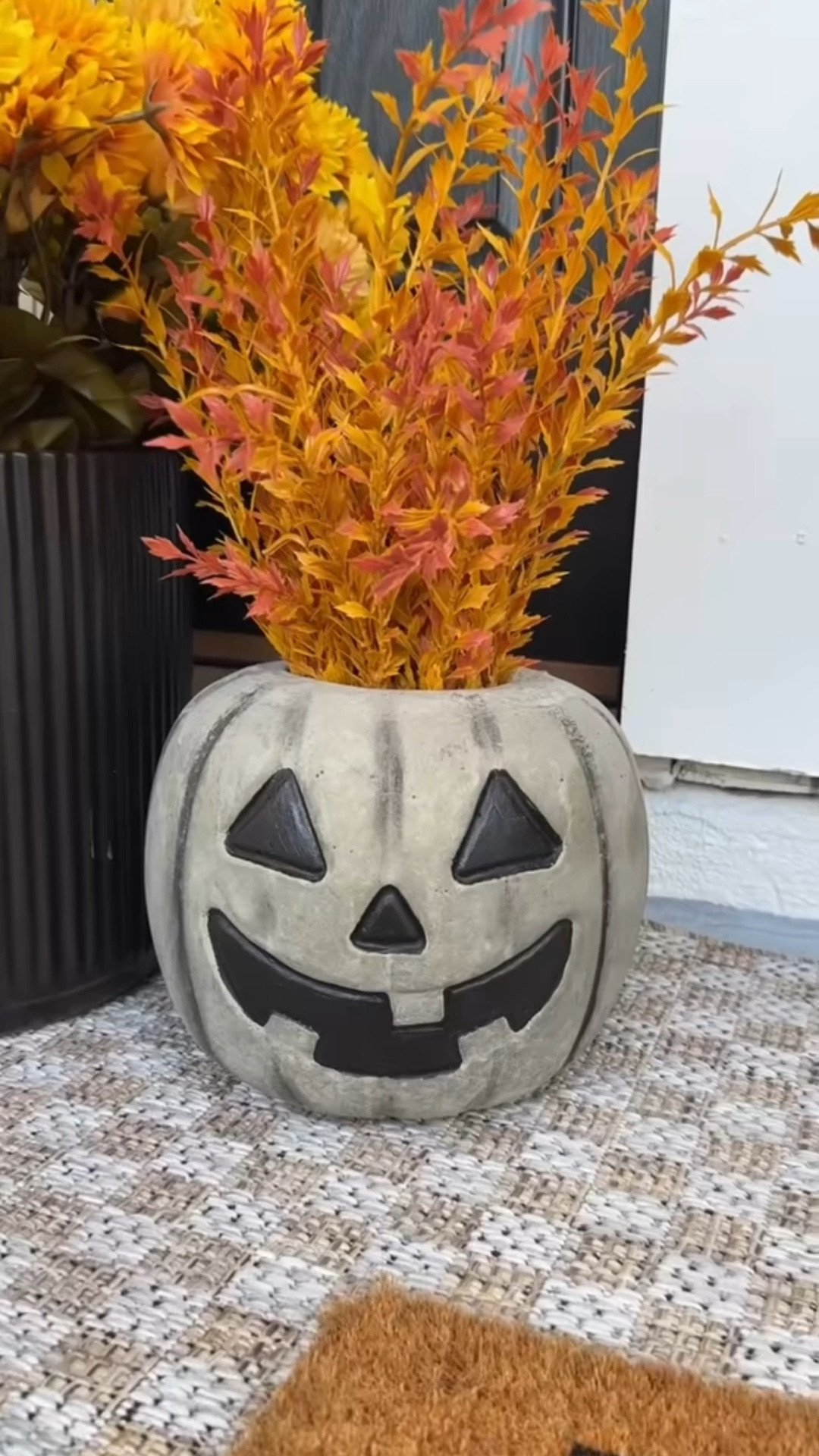DIY concrete pumpkins 

#diy #halloween #falldiy #concretepumpkins