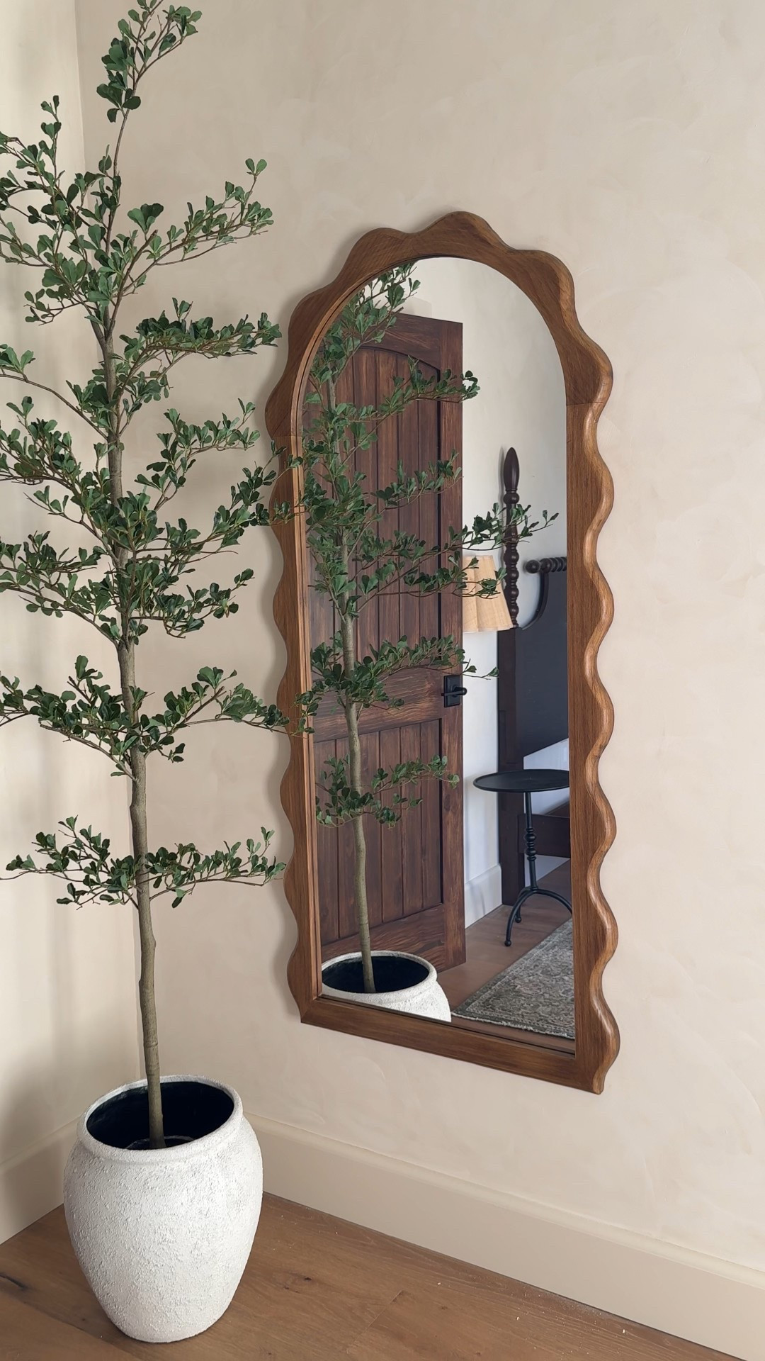 A closer look at the scalloped mirror and wall sconces in my new bedroom project, sourced from @wayfair! #wayfair #wayfairpartner #ad 


#LTKHome