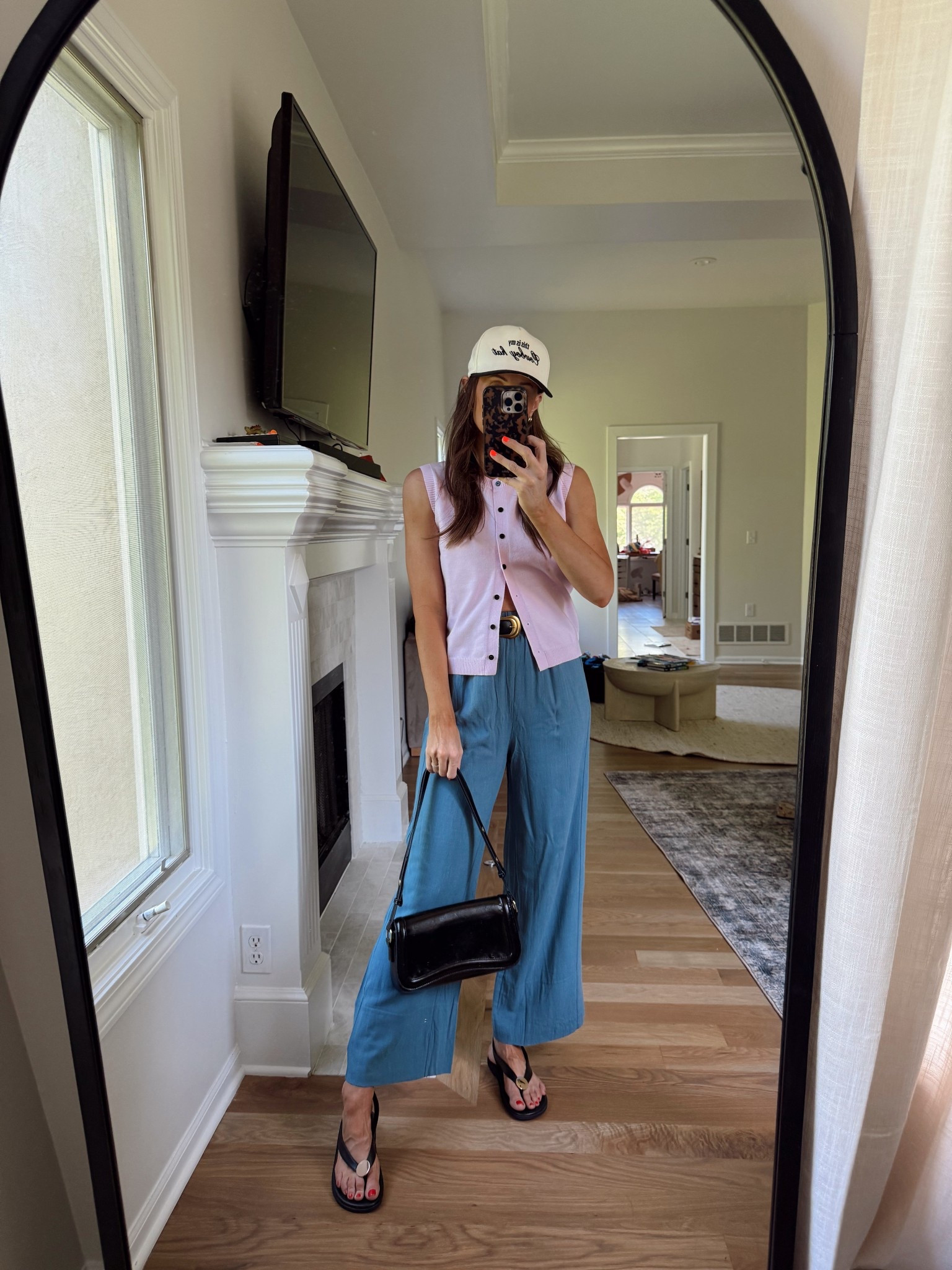 These lightweight & flowy pants are perfect for the days when you don’t want to wear shorts