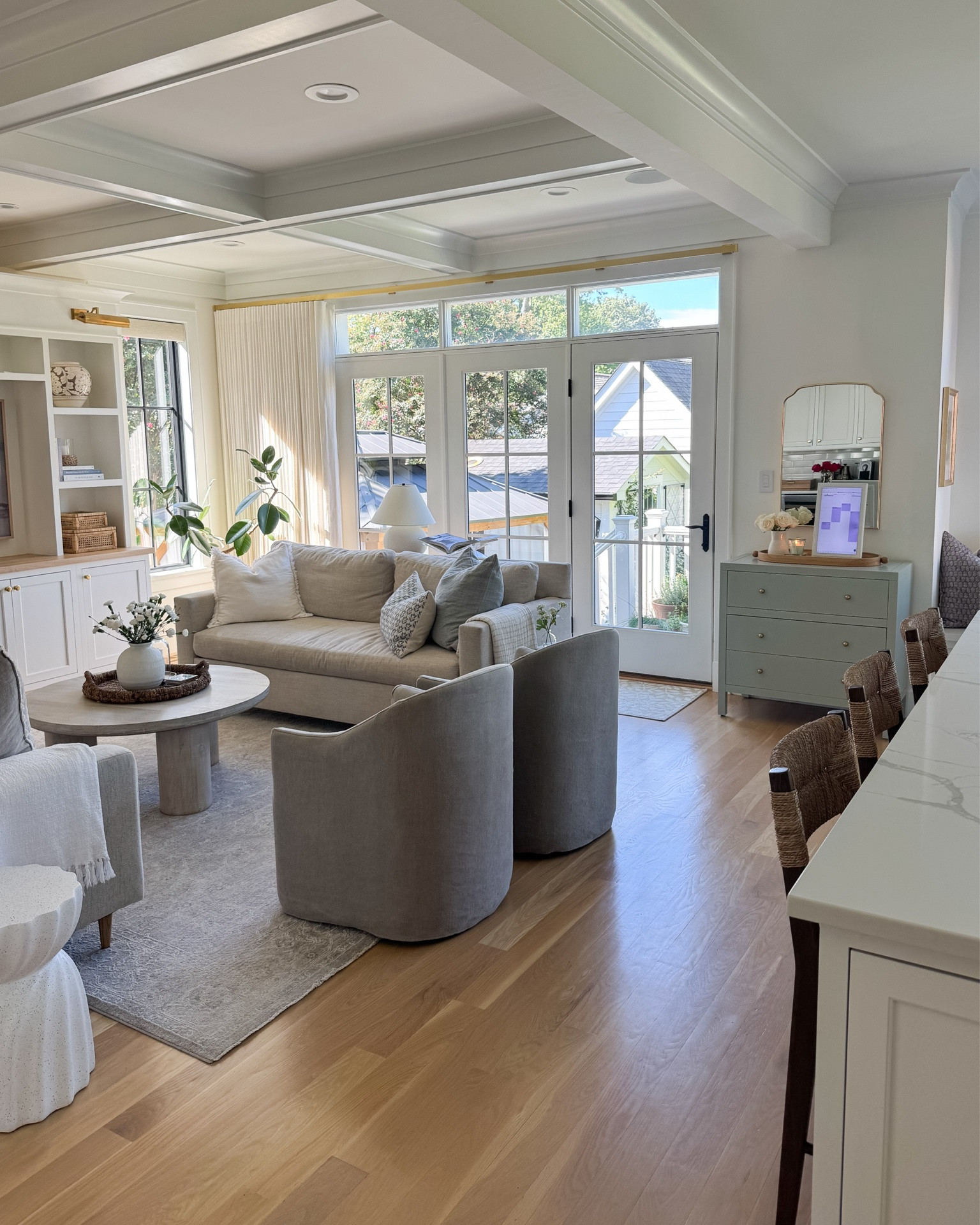 #AD Notice something new?! Just completed a little breakfast nook update that added both style AND storage 🤍 I’m using this 3-drawer Celine dresser as a small server/credenza - the perfect spot to tuck away table linens and placemats while keeping fresh flowers + our family calendar on top. The soft-close drawers, elevated brass hardware and pretty green finish make it feel so much more special than a typical storage piece. Available in 9 colors + finishes! 

@wayfair #wayfair #WayfairPartner

#LTKSaleAlert #LTKHome #LTKdayinmylife