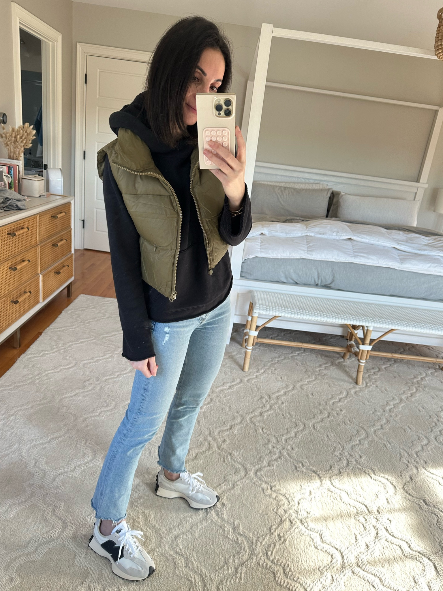 Xs in vest 


#LTKstyletip #LTKshoecrush #LTKsalealert