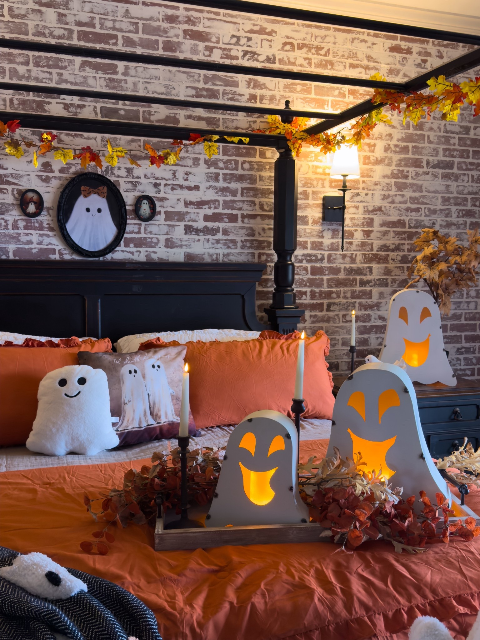 Shop more from my Halloween bedroom! 

#LTKFindsUnder50 #LTKHome #LTKSeasonal