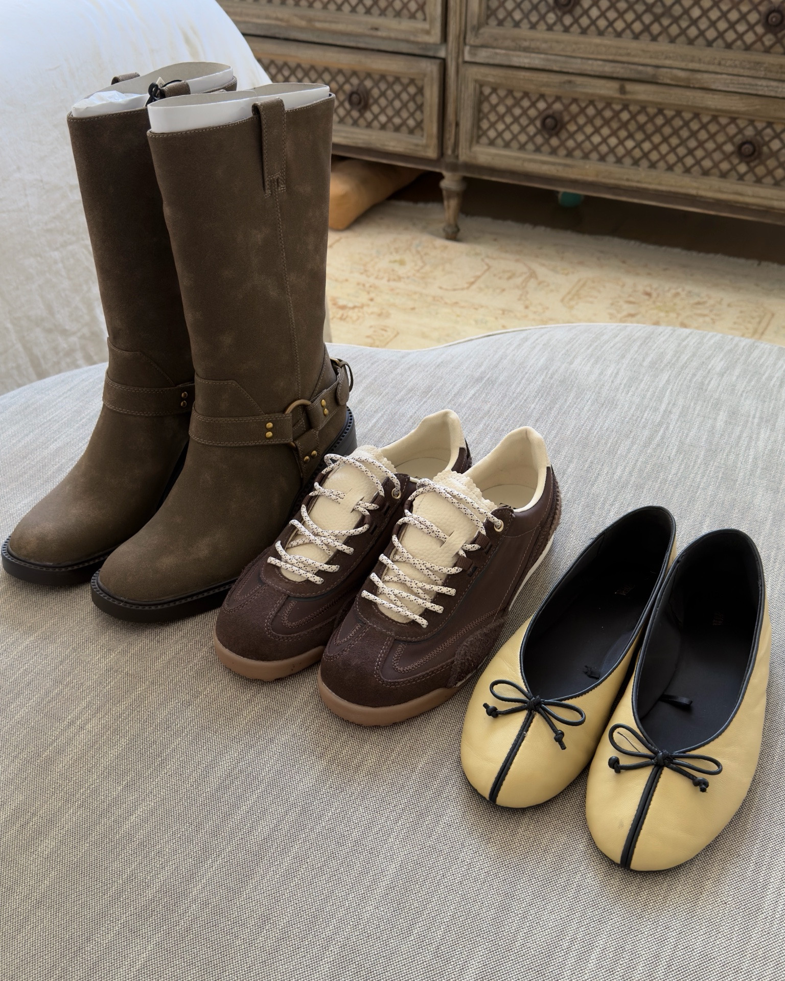 Three new Zara shoe finds I’m already planning outfits around: the ballet flats, brown sneakers + suede boots. All three feel very fall without being too heavy for right now. @Zara 

Zara fall shoes, ballet flats, brown sneakers, suede boots, fall shoe trends, fall fashion

#LTKWorkwear #LTKTravel #LTKOver40