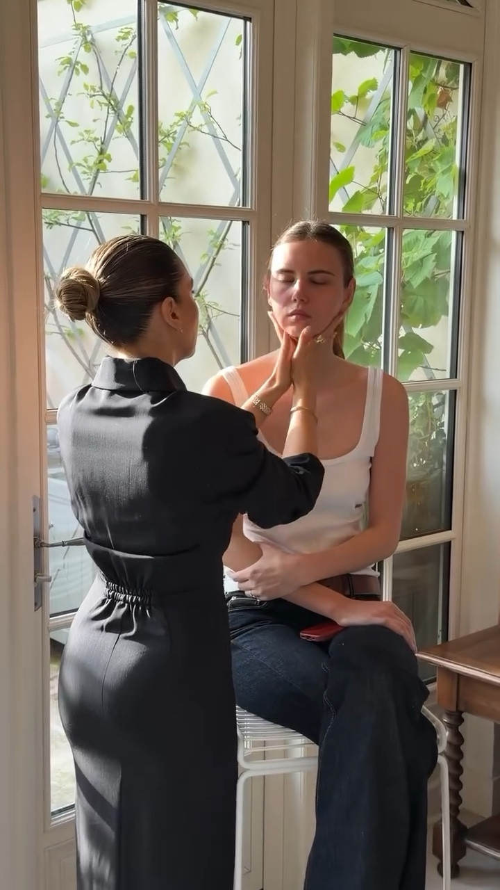 Today I hosted a masterclass in Paris for the new Sun Tone Bronzing Crème, and I had the loveliest time. It’s always such an honor to work with a brand that truly means so much to me. Thank you to everyone who came, and a special thank you to @gucciwestman and the @westmanatelier team for your constant support 🤍