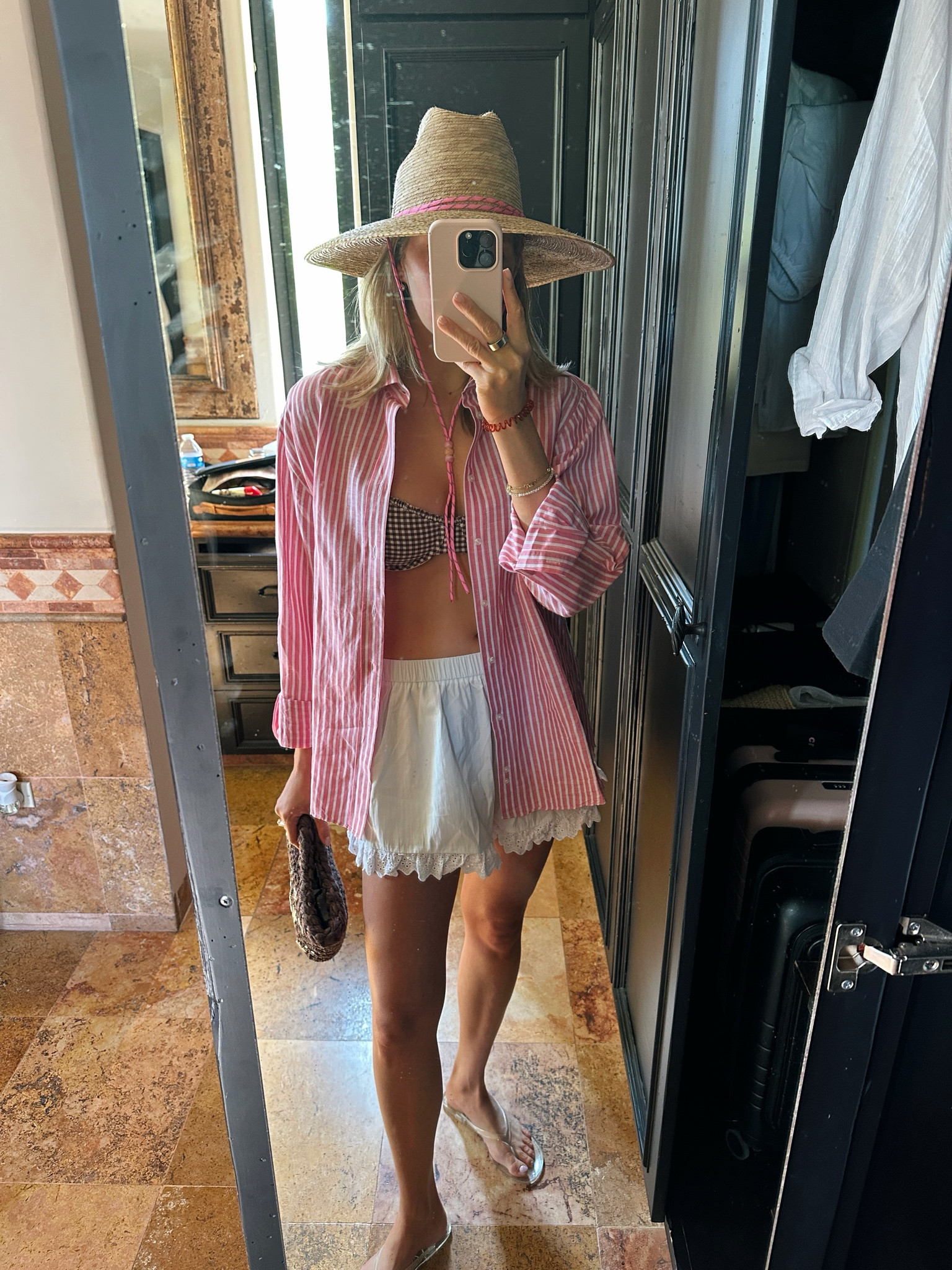 Pool day in Cabo 👙