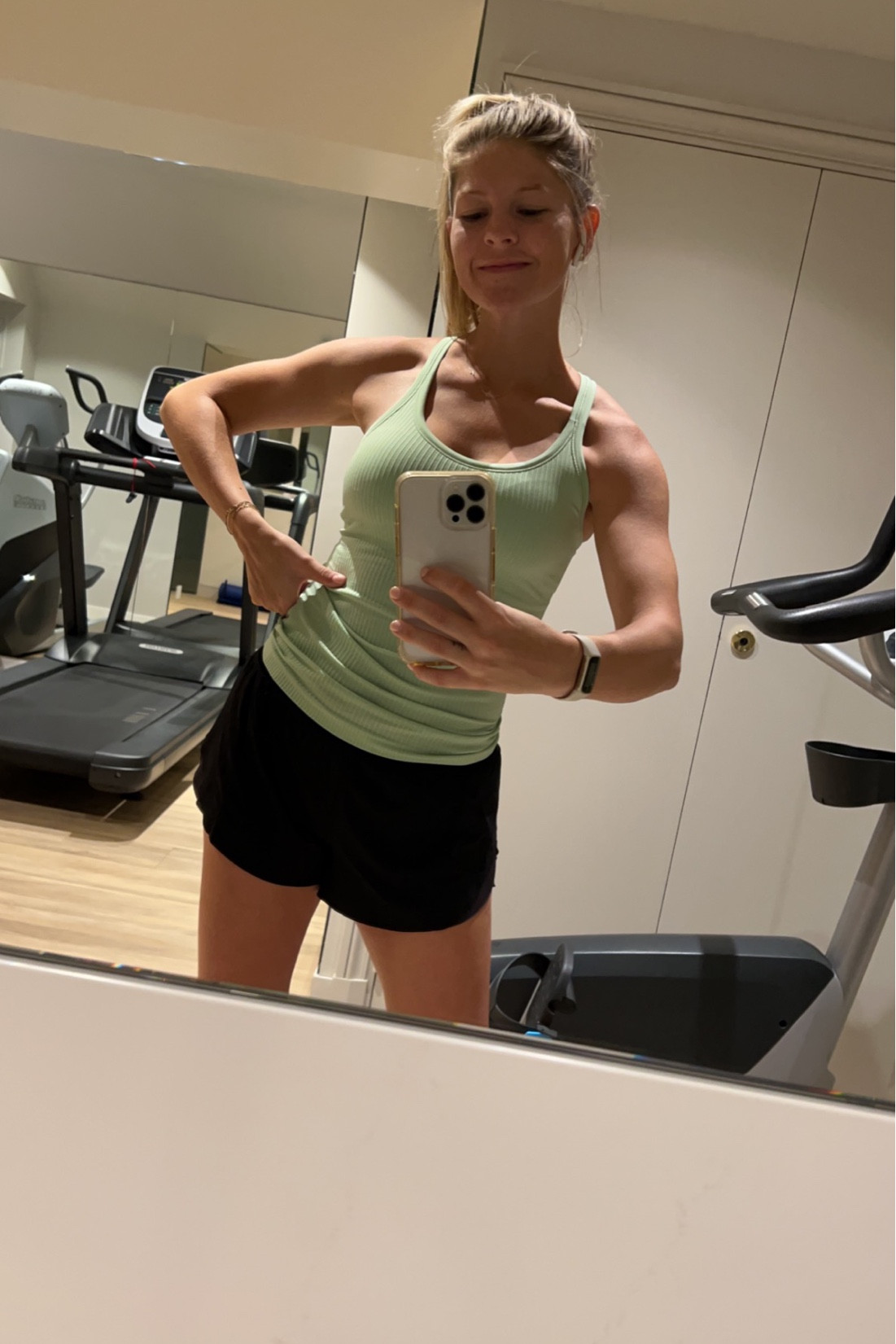 Lululemon top. Lululemon. Workout top. Athletic wear. Fitness. Ribbed tank. Workout tank  