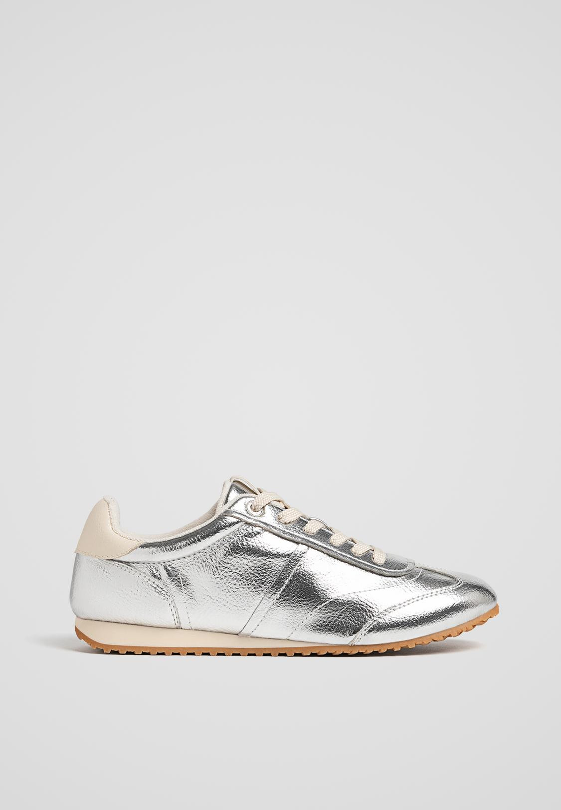 Silberfarbene Casual-Sneaker im Retrolook - Alle für Damen | Stradivarius Deutschland | Stradivarius DE
