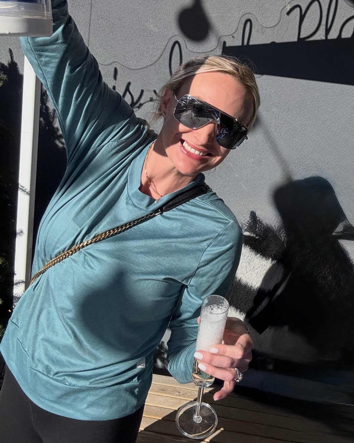 
If you’re building a chic winter travel wardrobe, start with great layers and great sunglasses.

Wearing Ray-Ban Wings + Vuori essentials I reach for constantly. Both linked here 🤍


#LTKTravel #LTKSaleAlert #LTKSeasonal