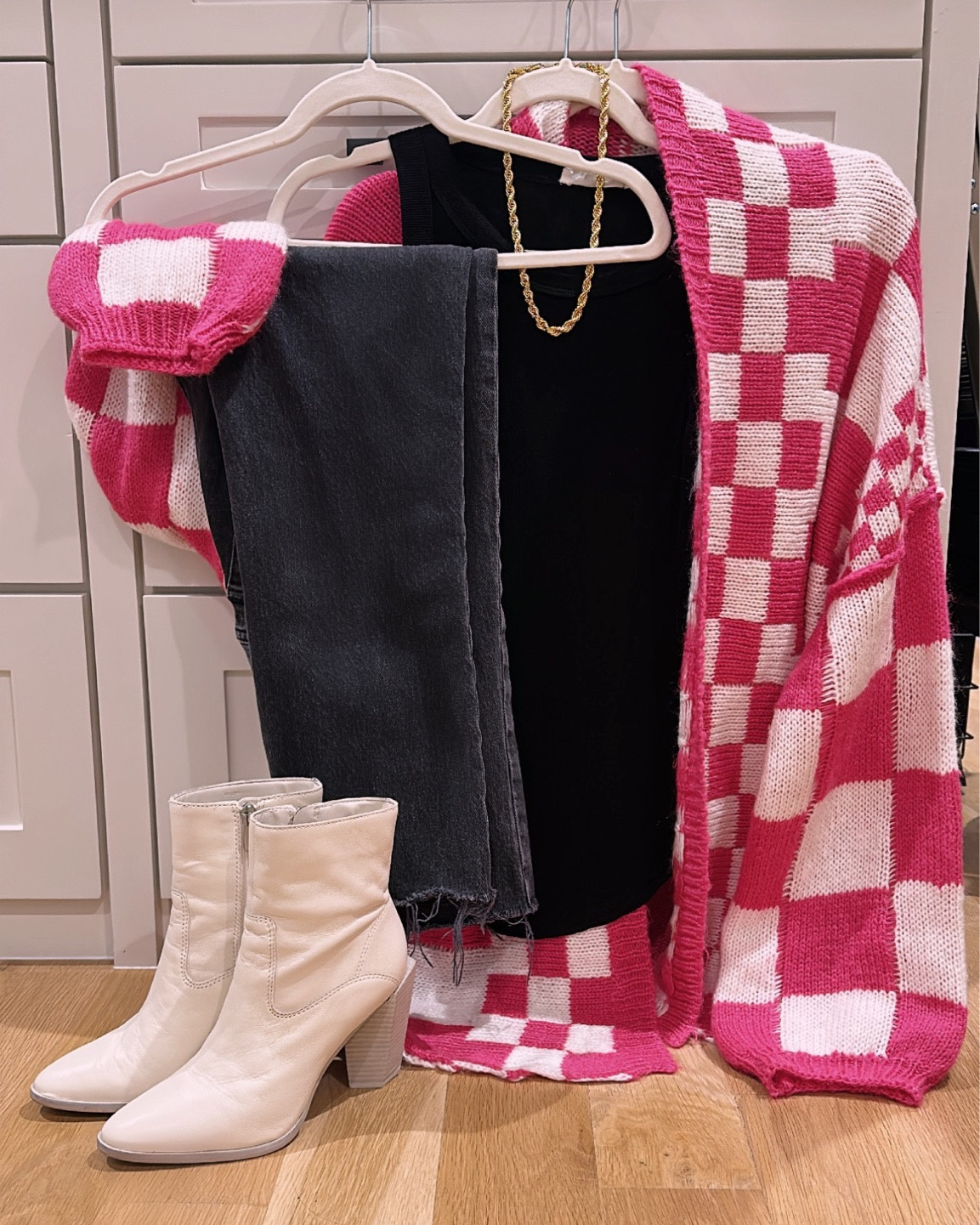 Such a fun cardigan!!💕



#LTKstyletip #LTKshoecrush