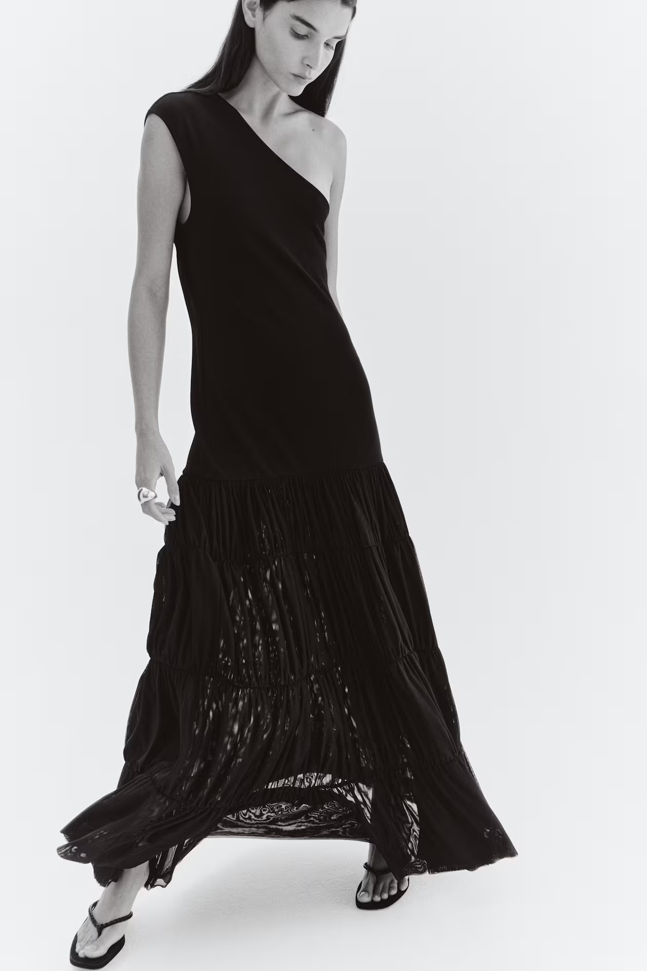 Long one-shoulder dress | H&M (UK, MY, IN, SG, PH, TW, HK)