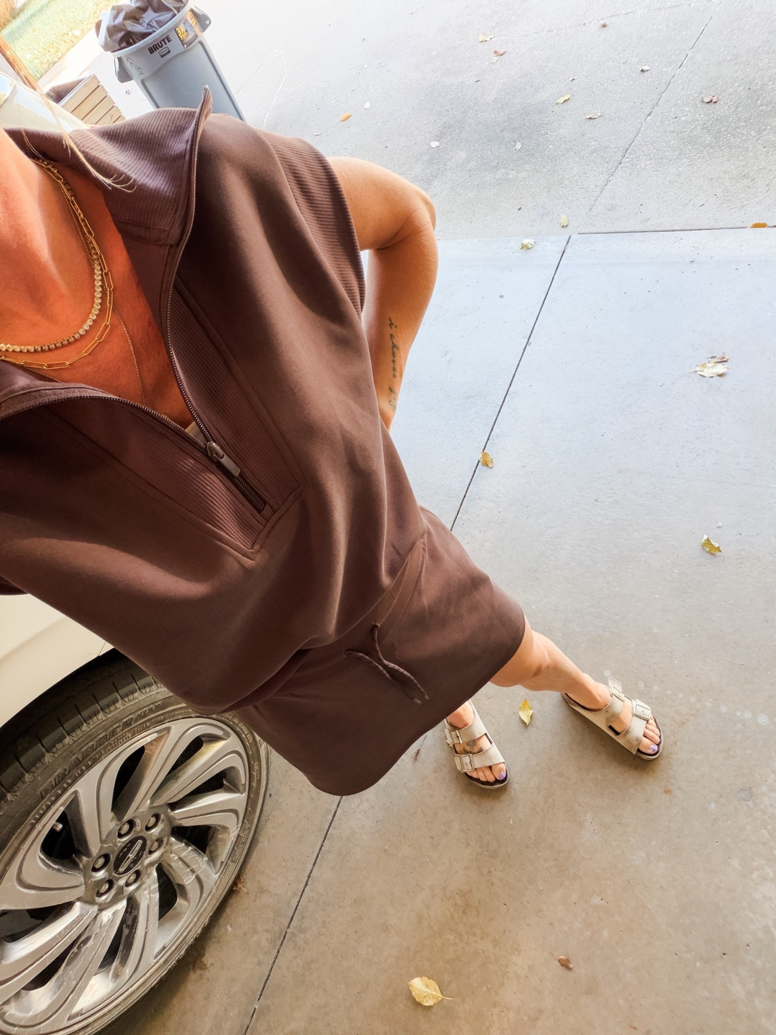Definitely could have done better without a car or trash in the background, but I didn’t have the energy come 9 pm so tough it out with me 🙃ideal fall transition outfit!